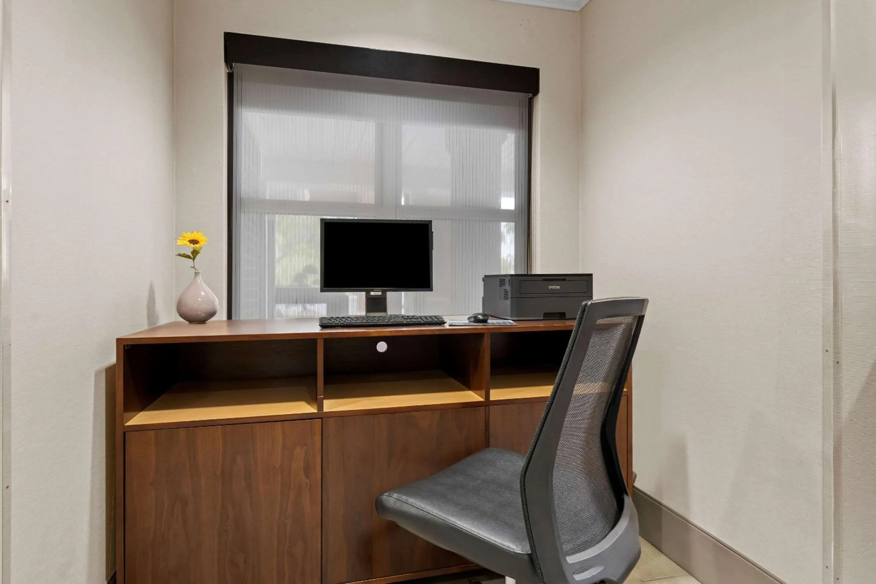 Business facilities in Country Inn & Suites by Radisson, Macon North, GA