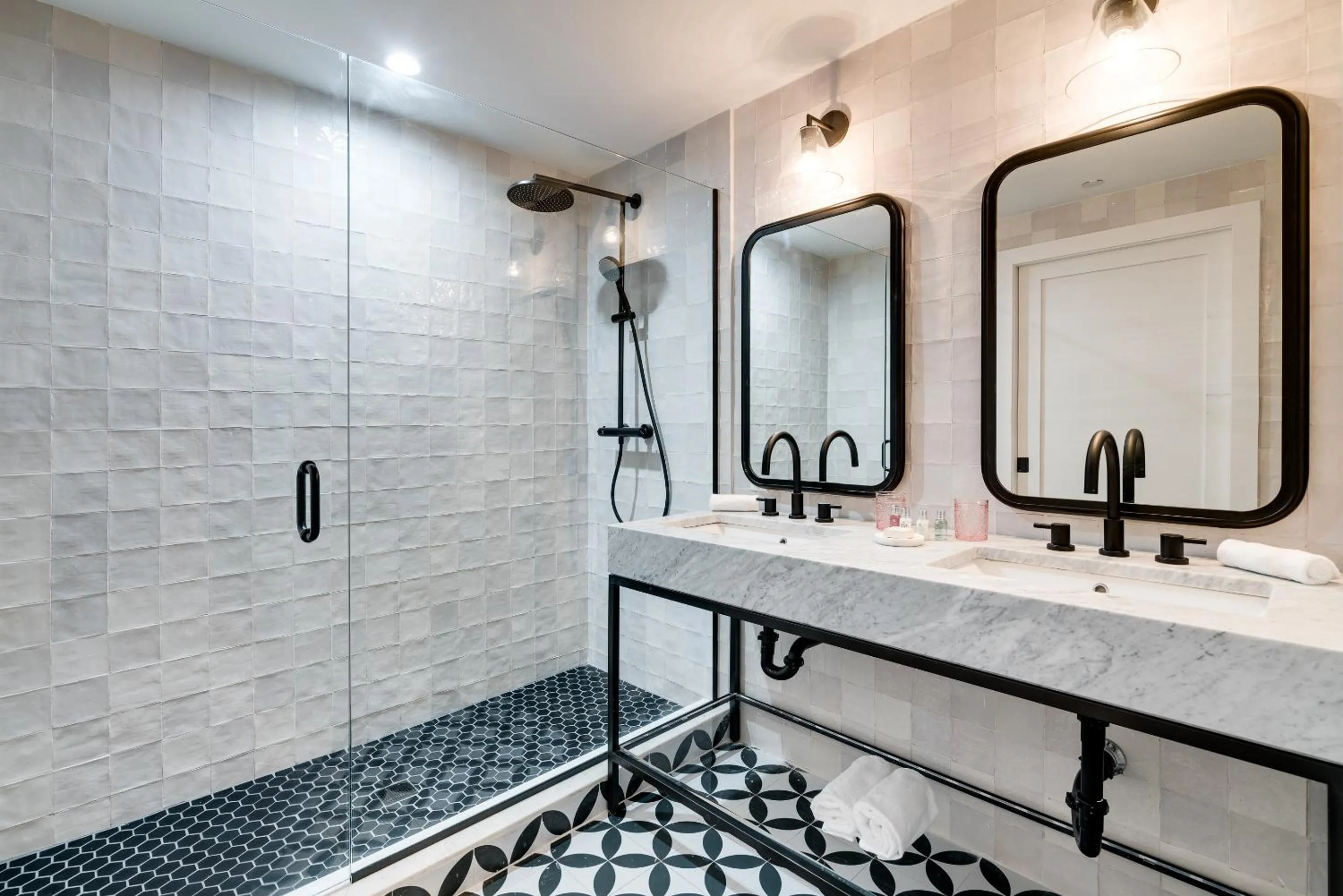 Bathroom in Boulan South Beach