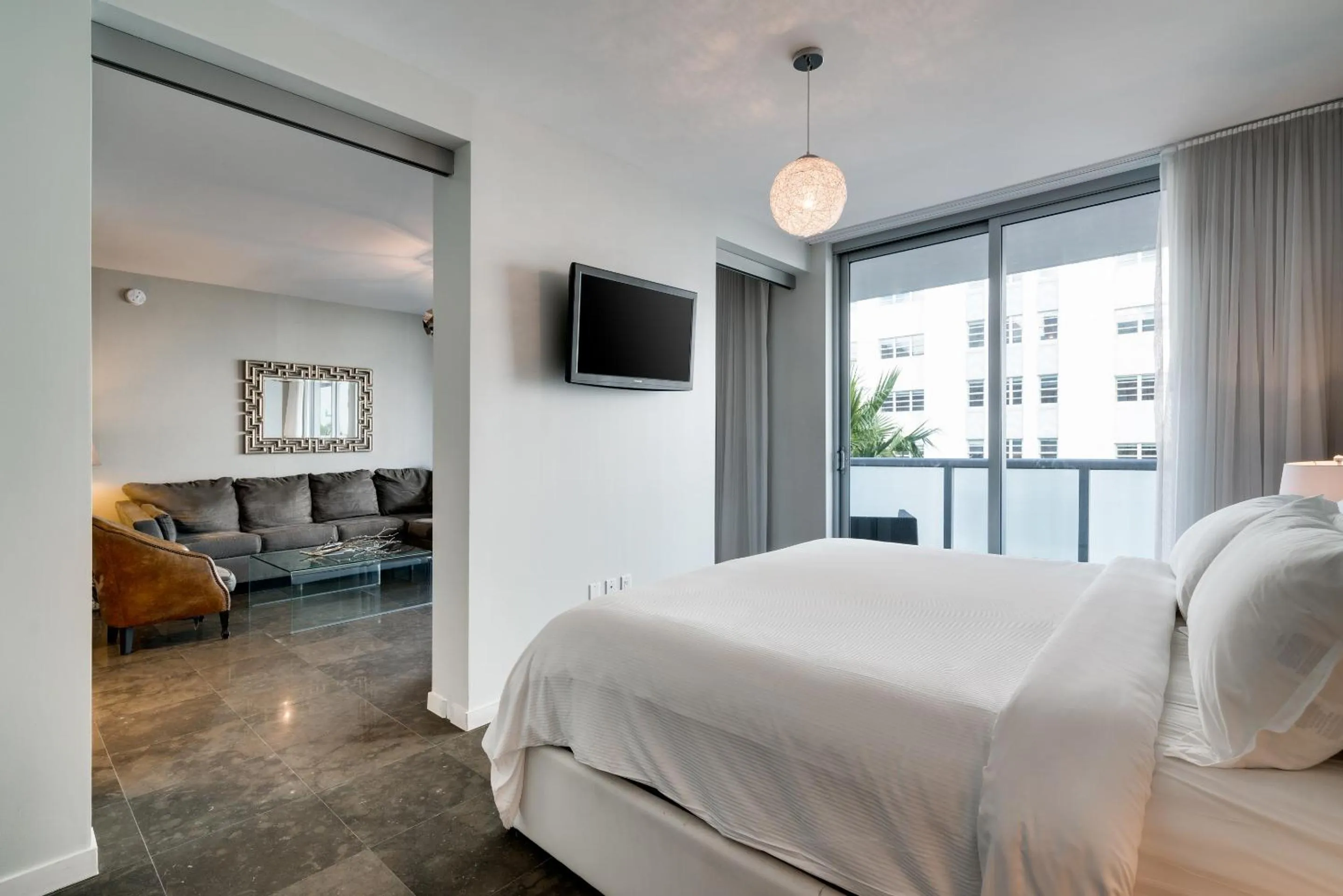 Photo of the whole room, Bed in Boulan South Beach