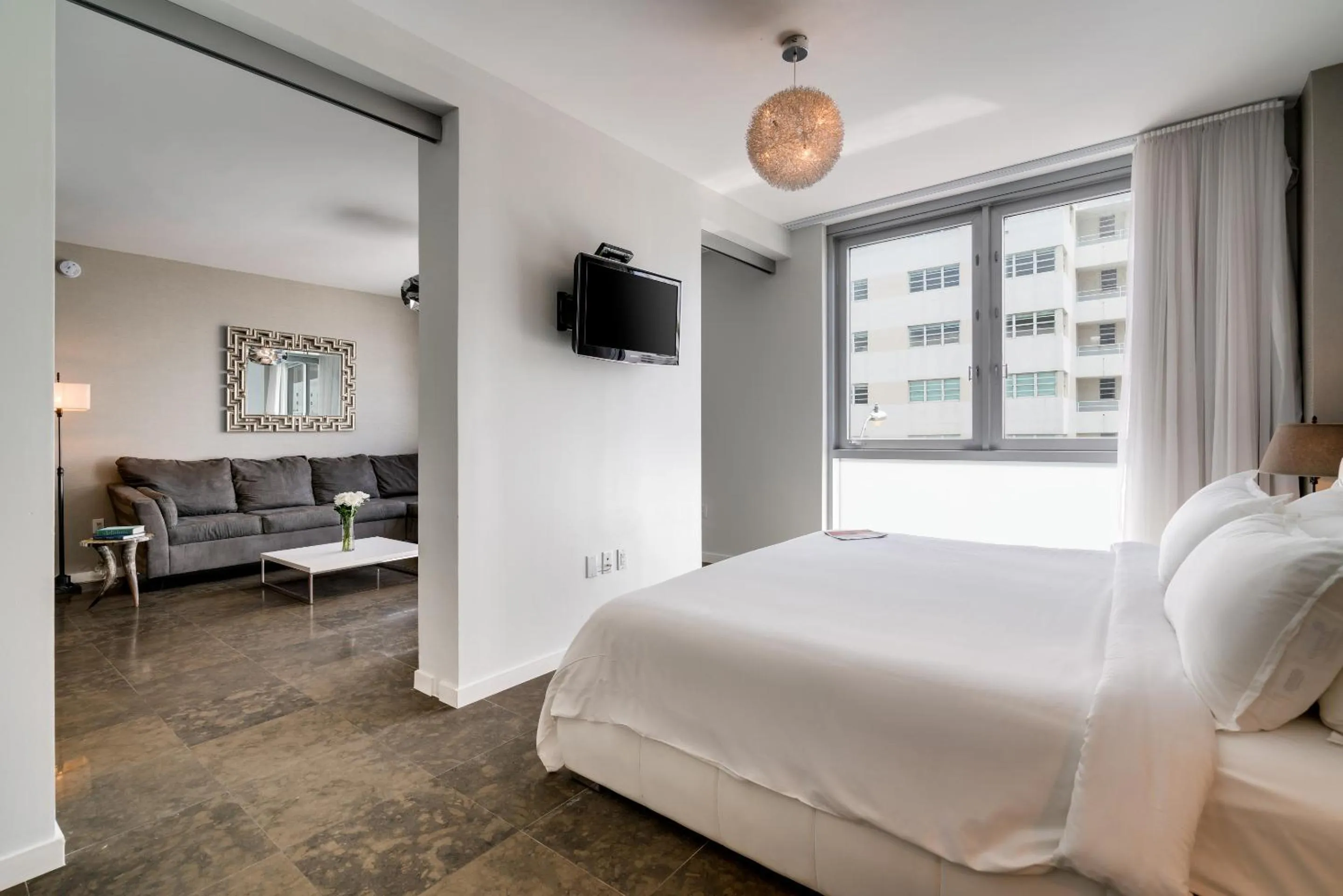 Photo of the whole room, Bed in Boulan South Beach