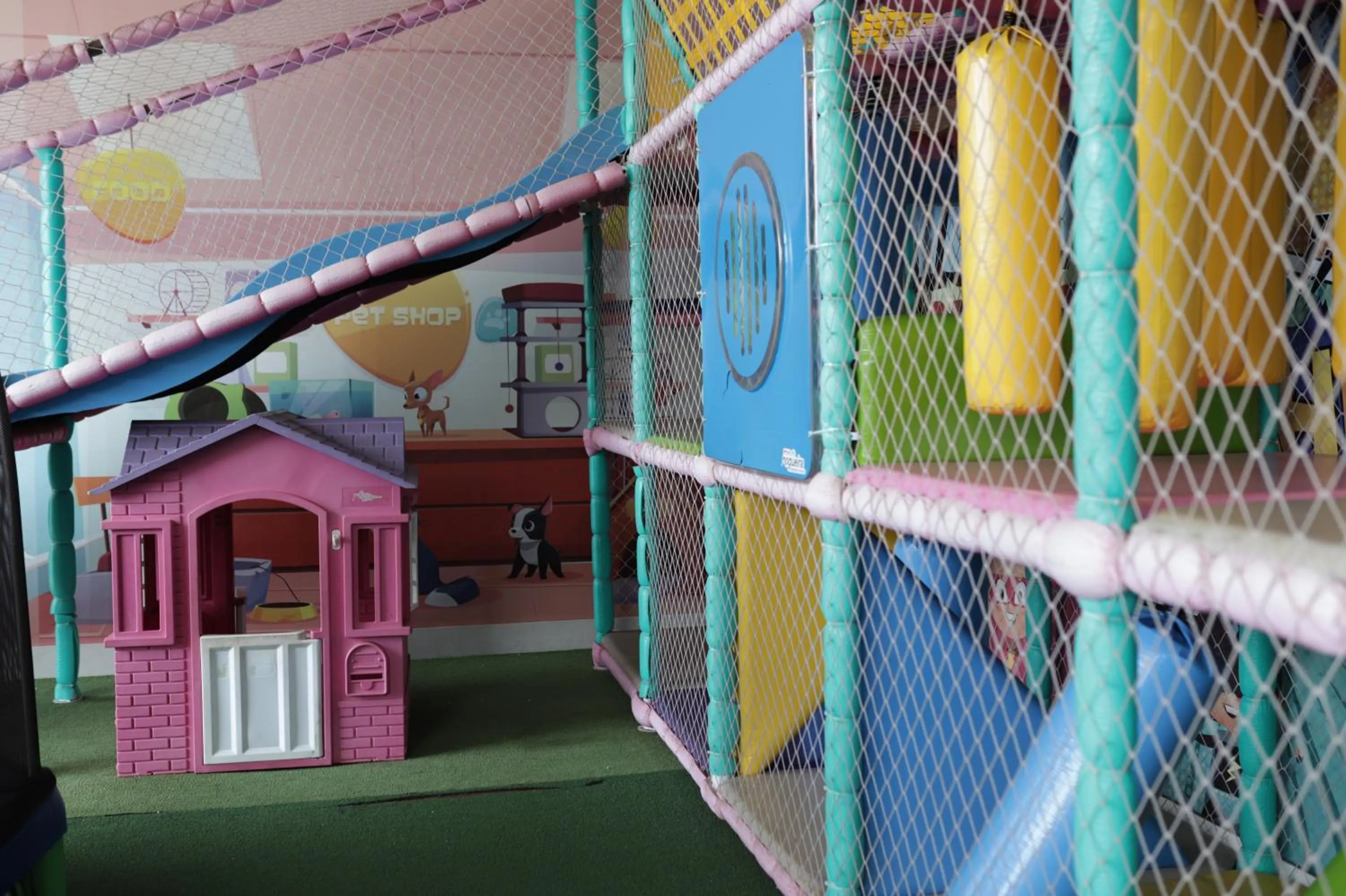 Children play ground in Indaiá Park Hotel