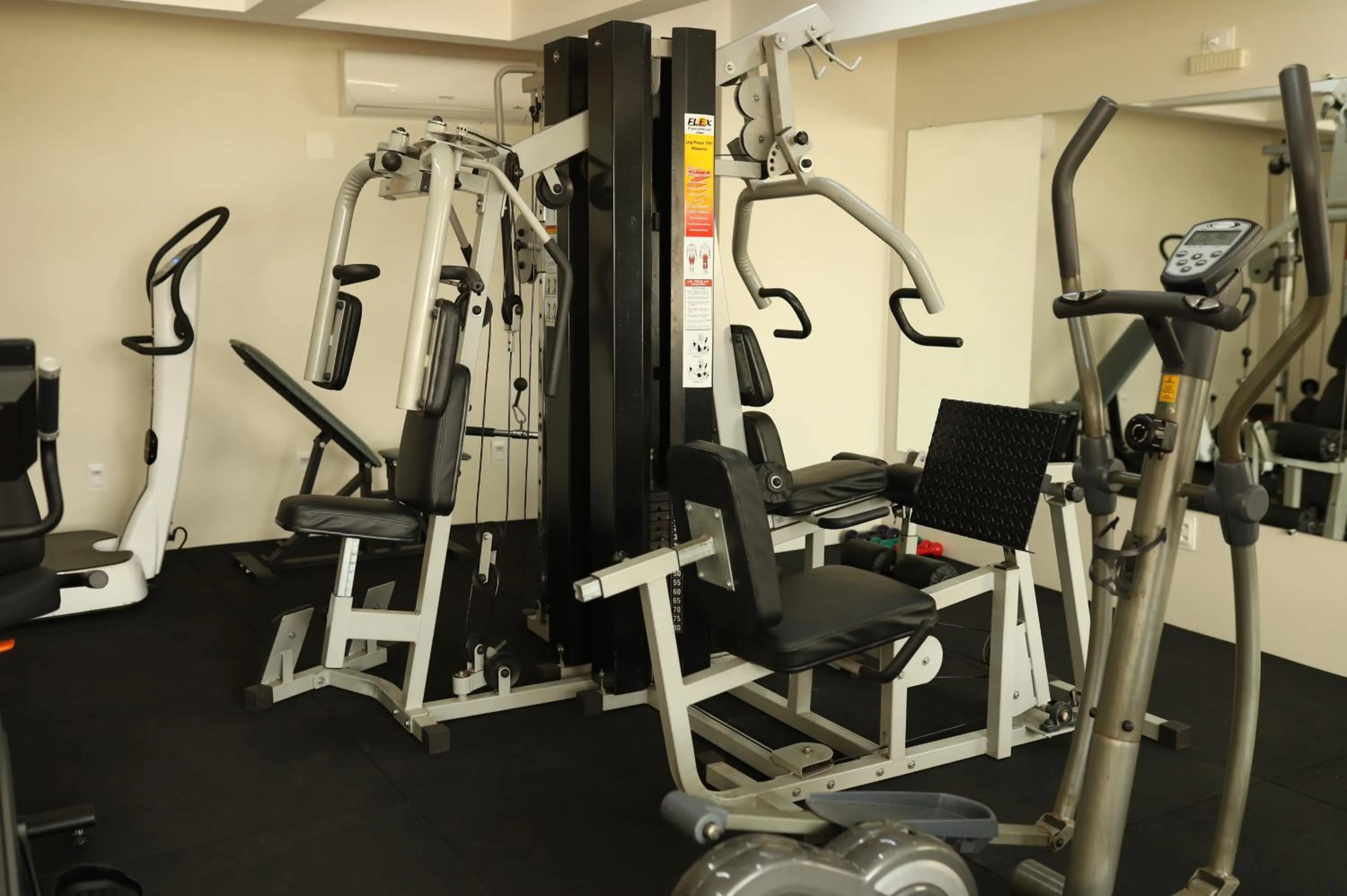 Fitness centre/facilities in Indaiá Park Hotel