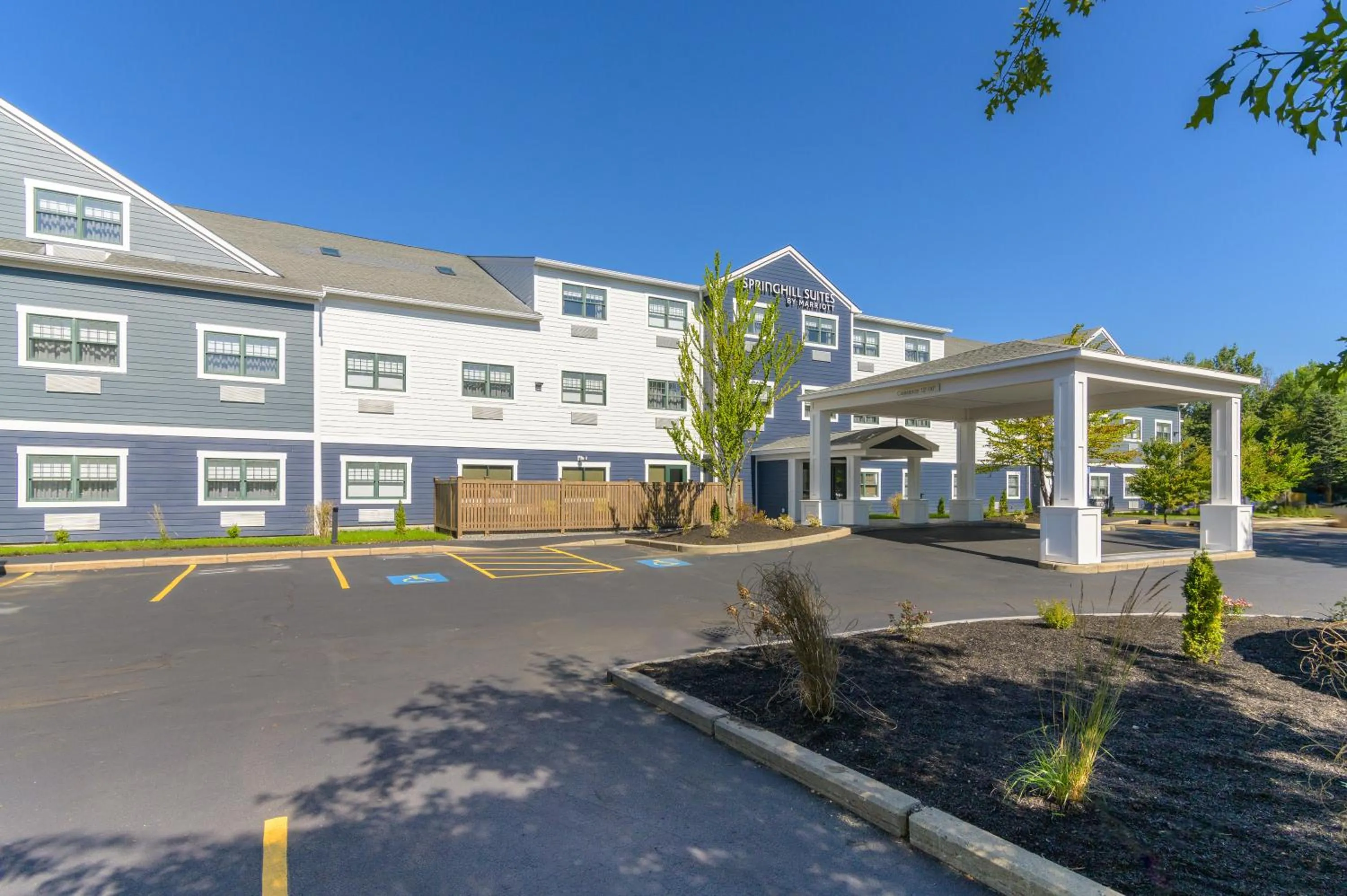 Property building in SpringHill Suites by Marriott Freeport Brunswick