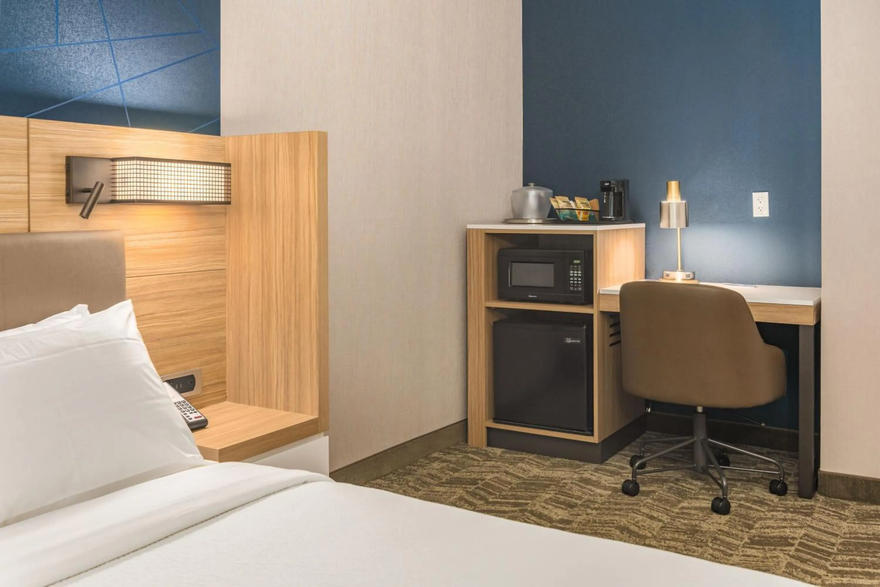 Photo of the whole room, Bed in SpringHill Suites by Marriott Freeport Brunswick