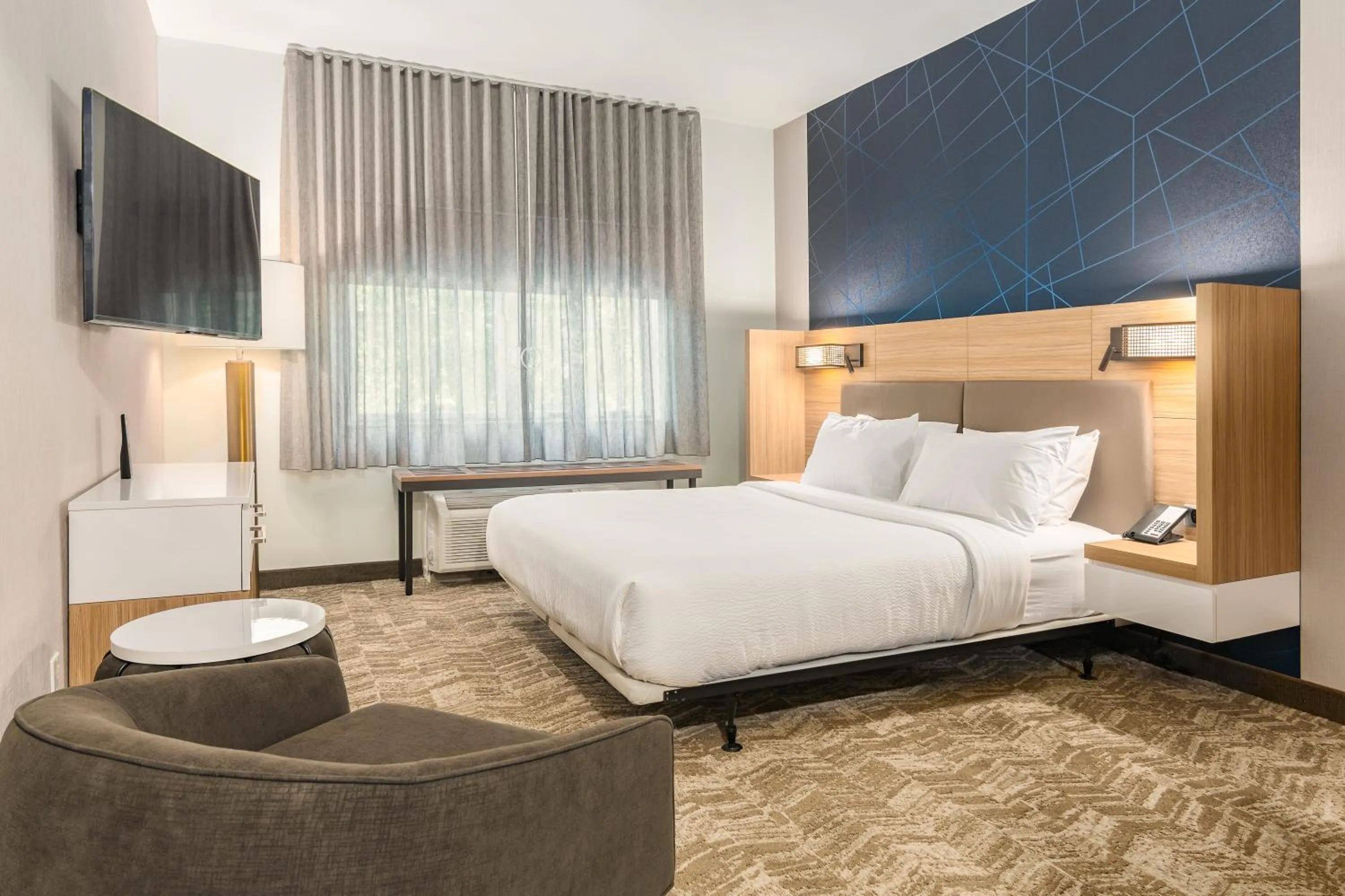 Bed in SpringHill Suites by Marriott Freeport Brunswick