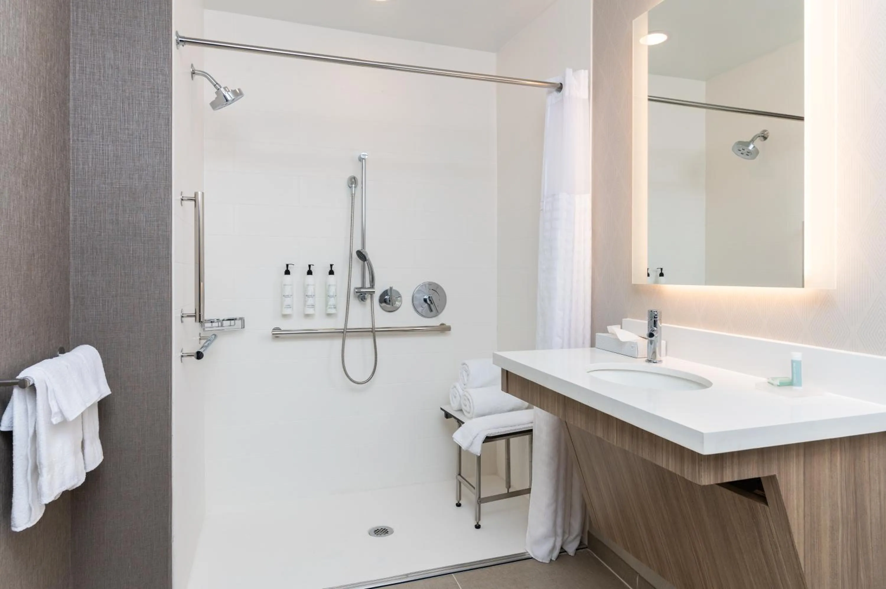 Bath in SpringHill Suites by Marriott Freeport Brunswick