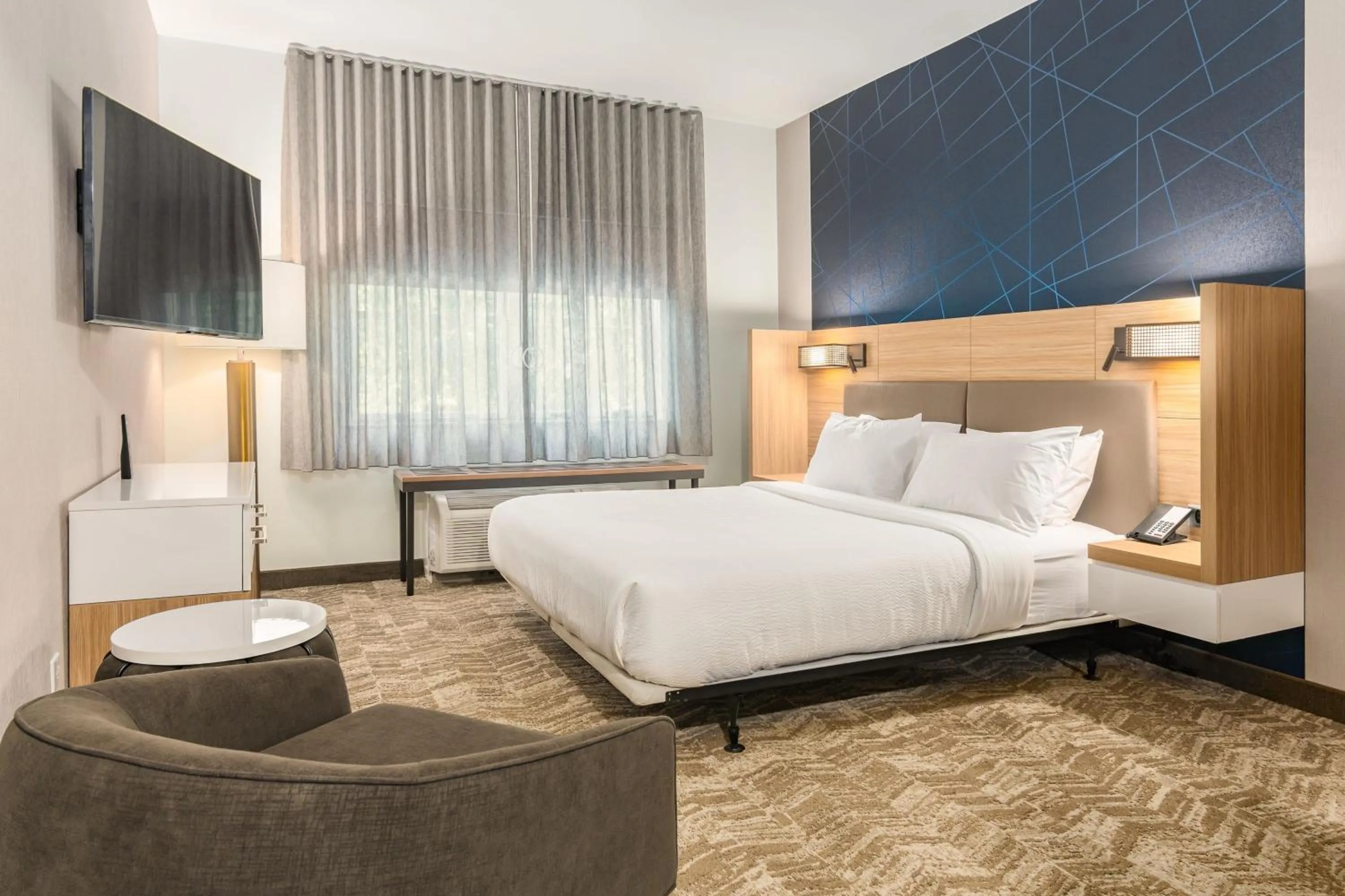 Photo of the whole room, Bed in SpringHill Suites by Marriott Freeport Brunswick