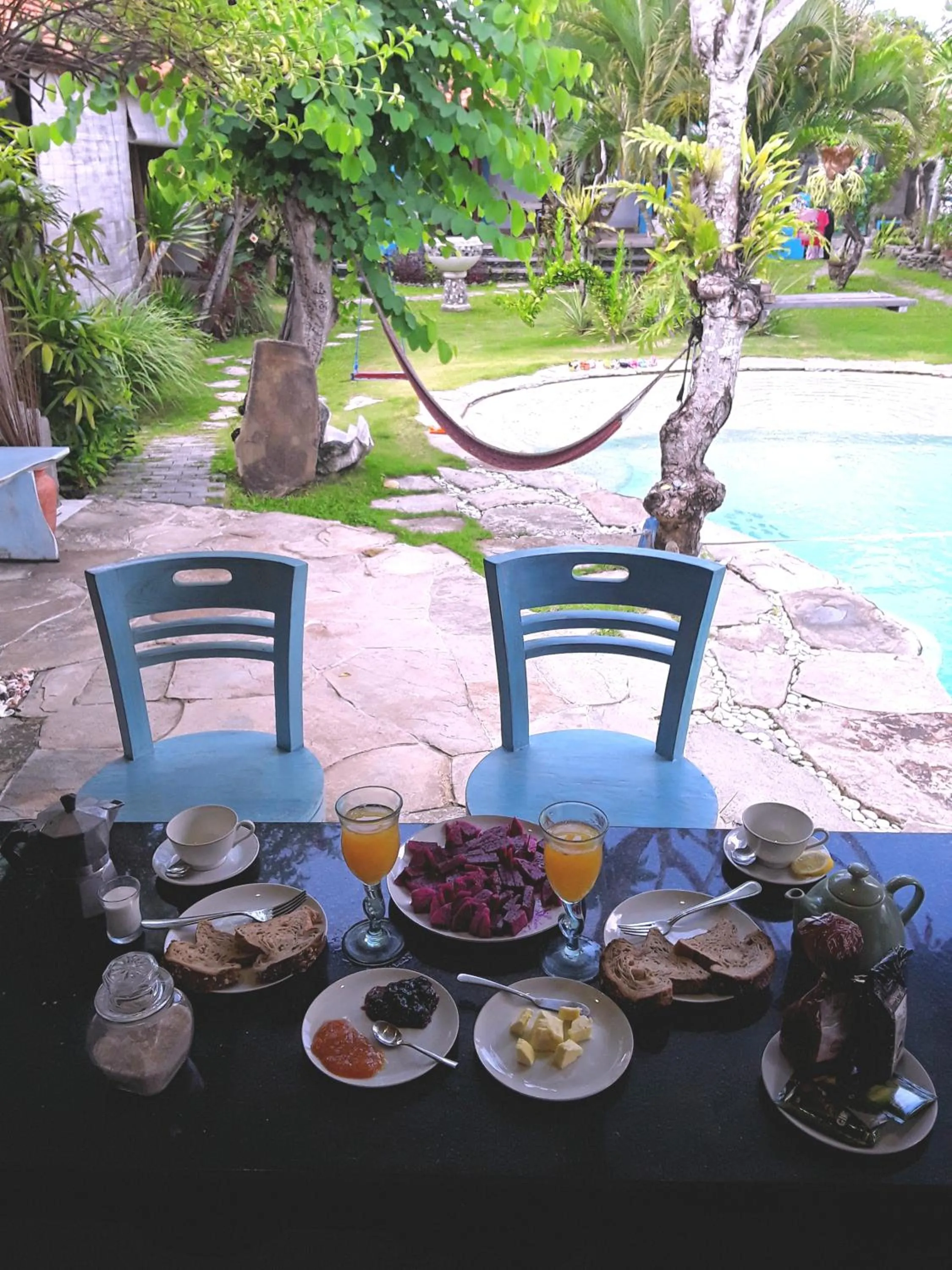Breakfast in Villa Shantitara Bungalows