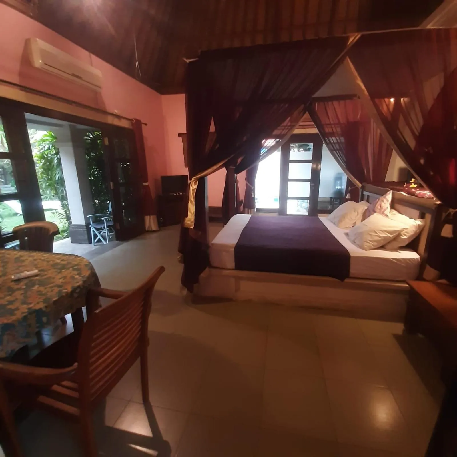 Photo of the whole room, Bed in Villa Shantitara Bungalows