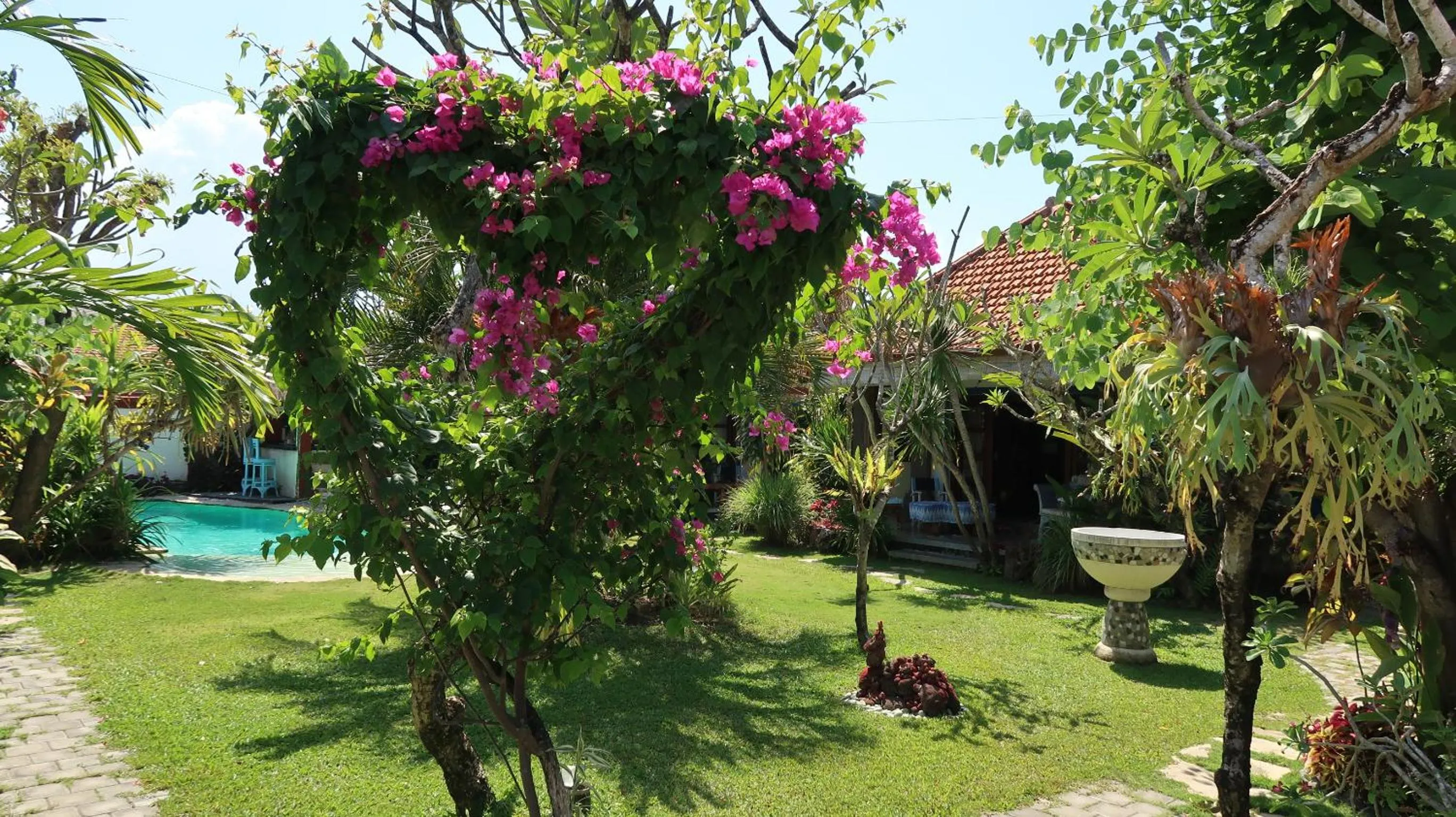 Garden in Villa Shantitara Bungalows