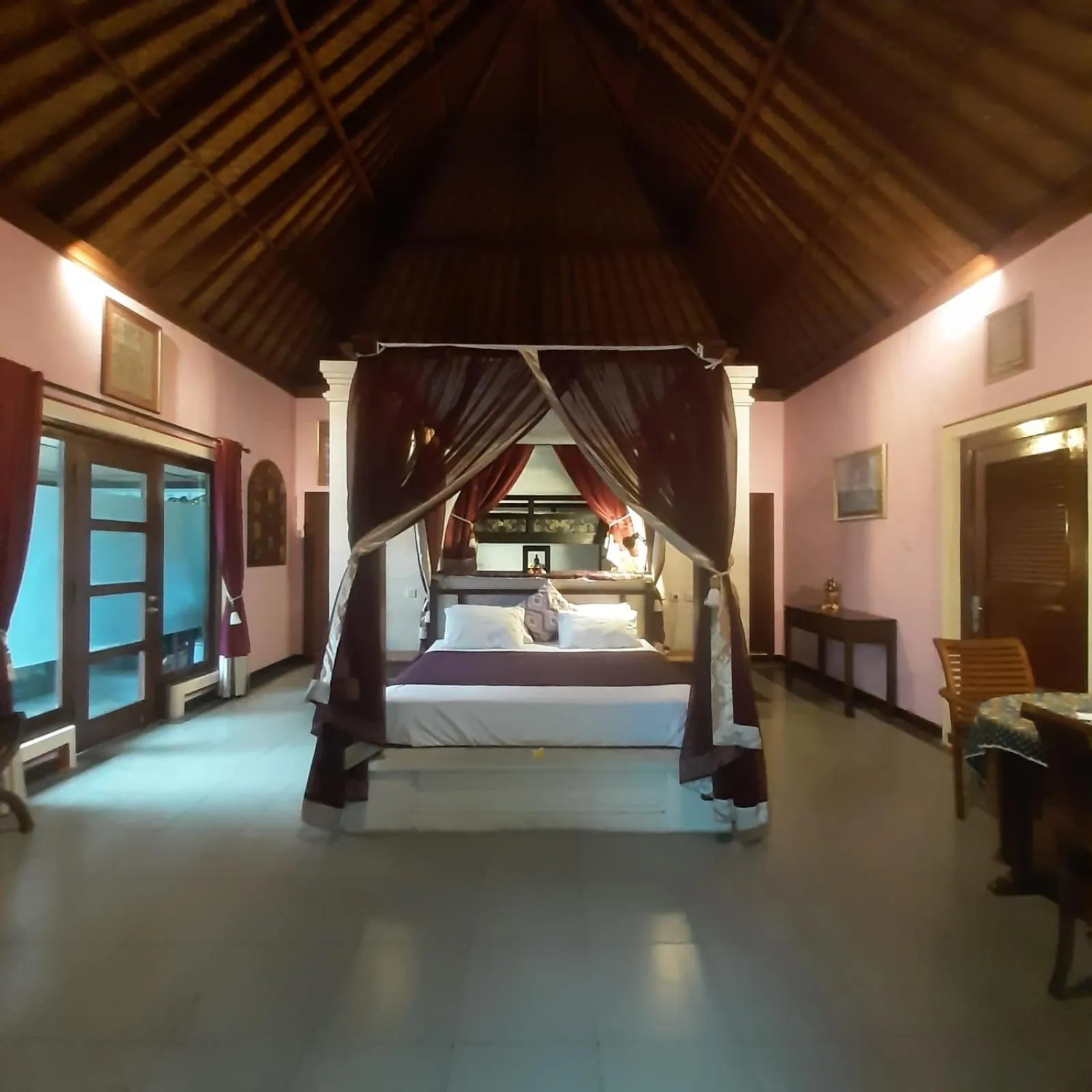 Photo of the whole room, Bed in Villa Shantitara Bungalows