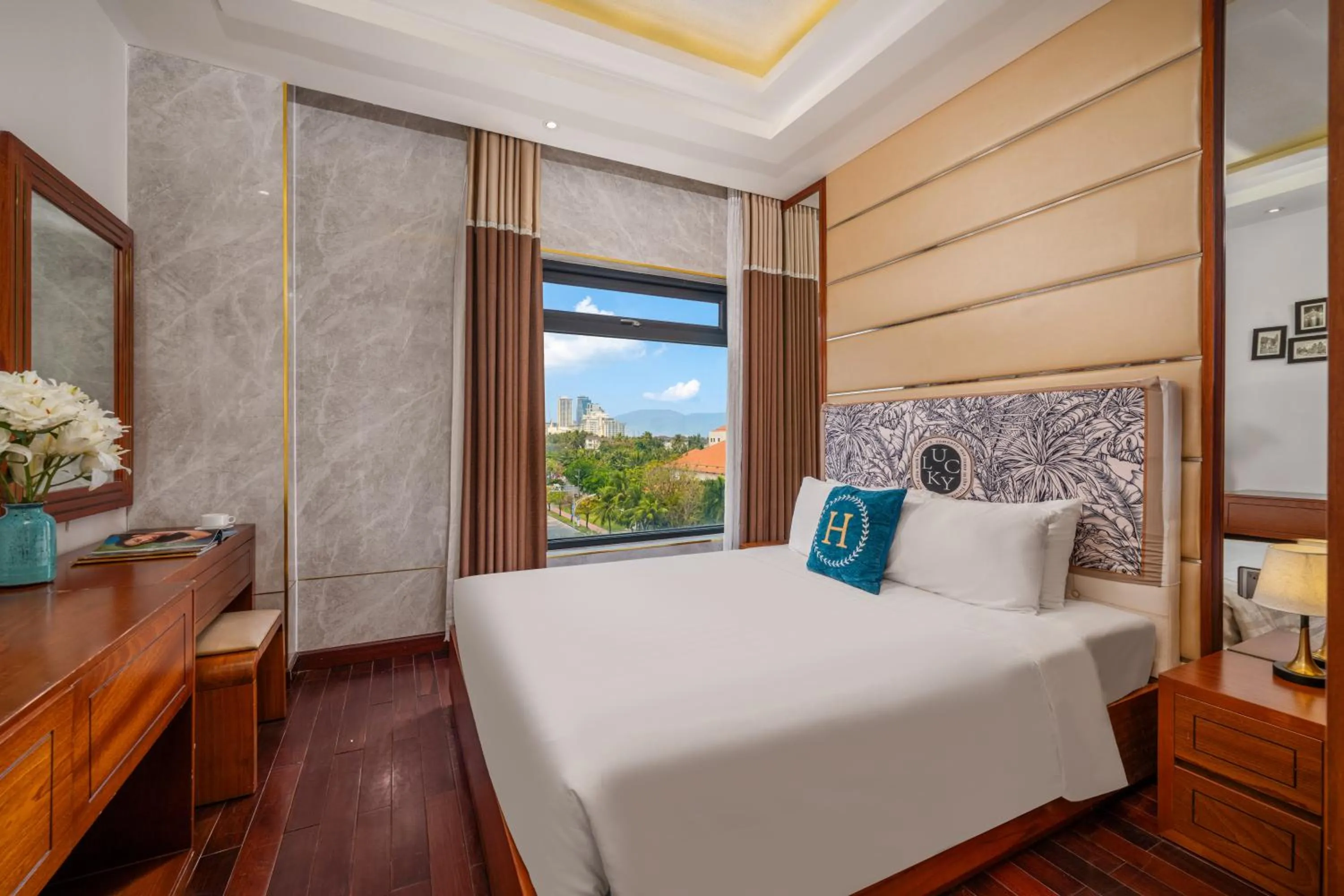 Bedroom, Bed in Rung Huong Apartment