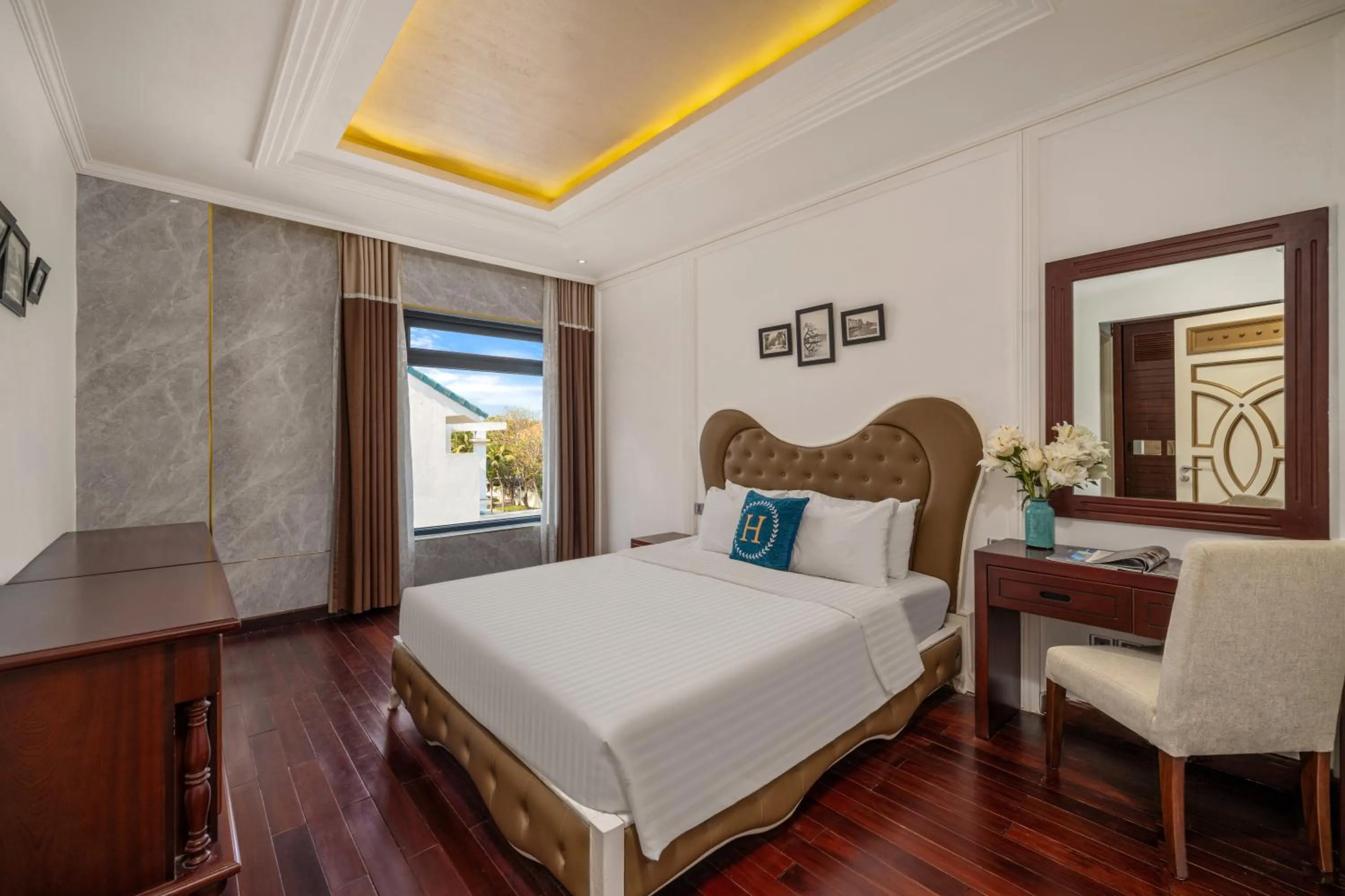 Photo of the whole room, Bed in Rung Huong Apartment