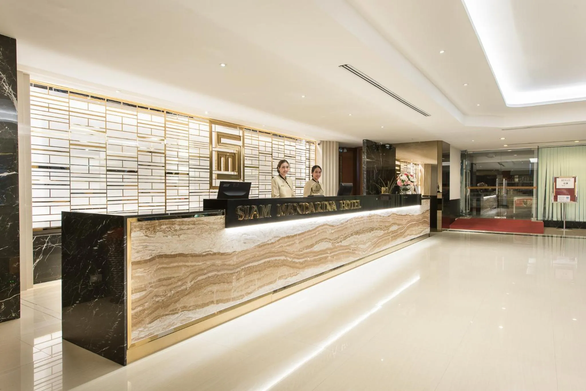 Lobby or reception in Siam Mandarina Hotel - Free BKK Airport Shuttle