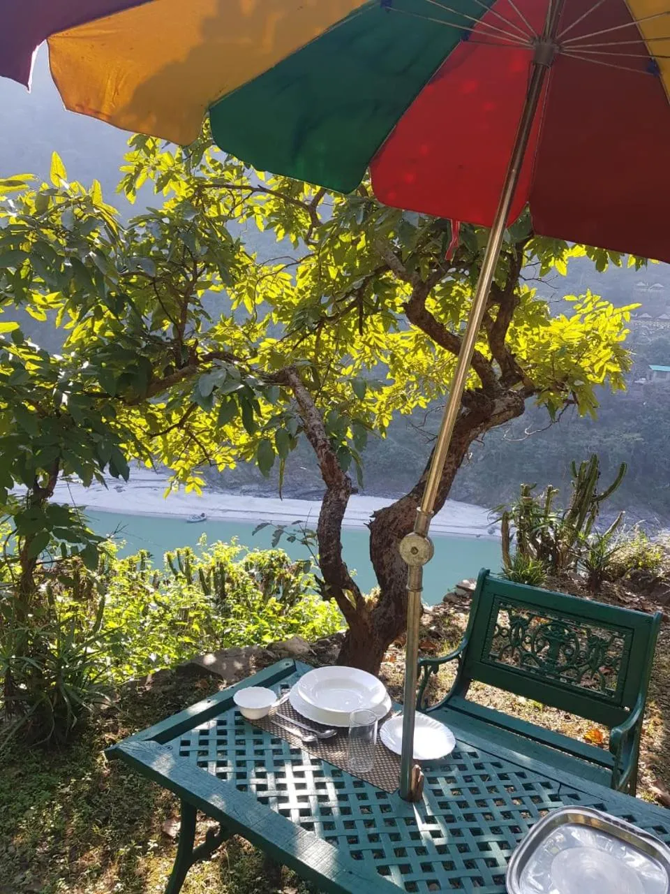 Restaurant/places to eat in Samira's Birds & Butterflies Park-Spashram Ganga Beach Retreat