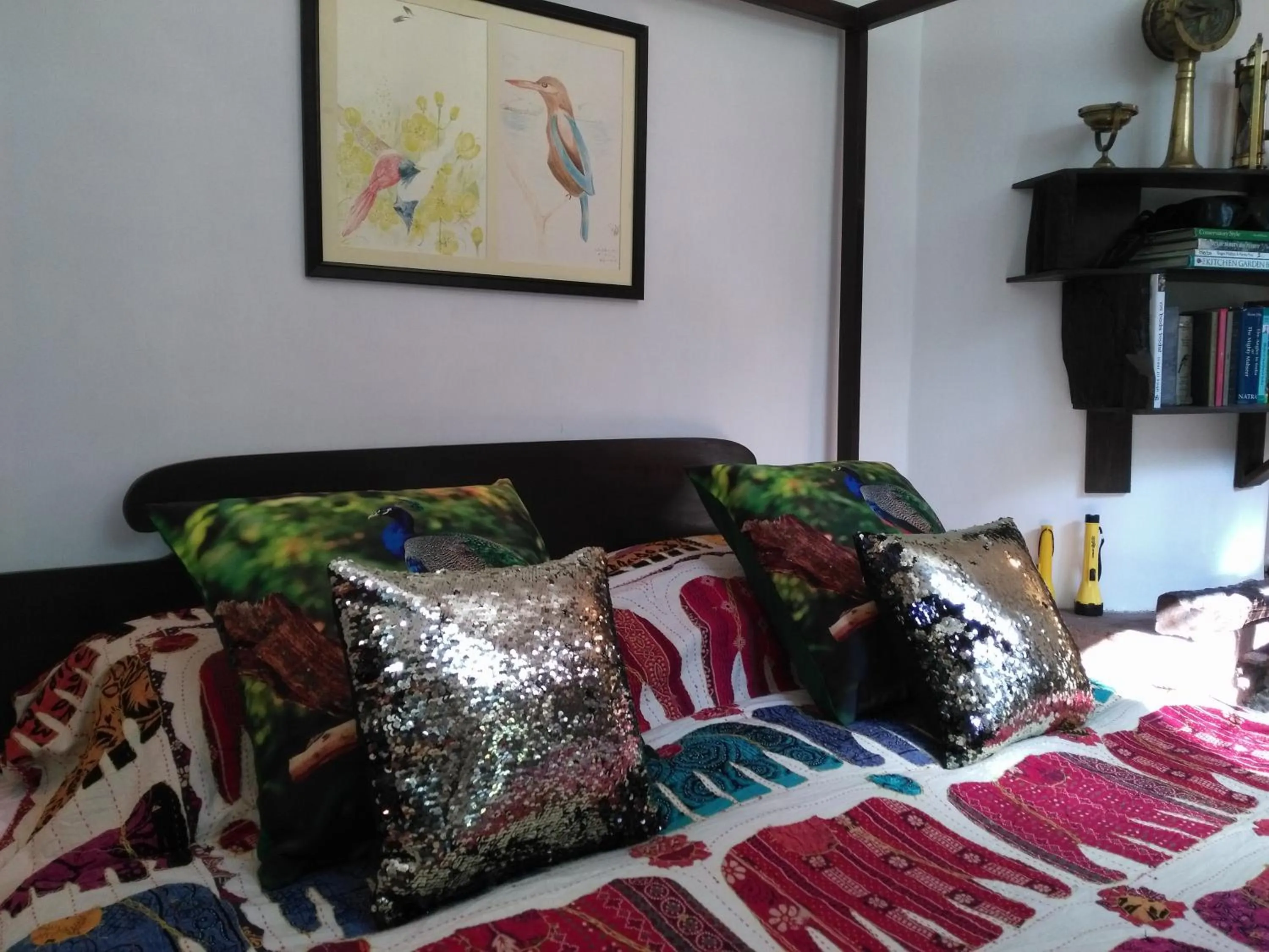 Bed in Samira's Birds & Butterflies Park-Spashram Ganga Beach Retreat