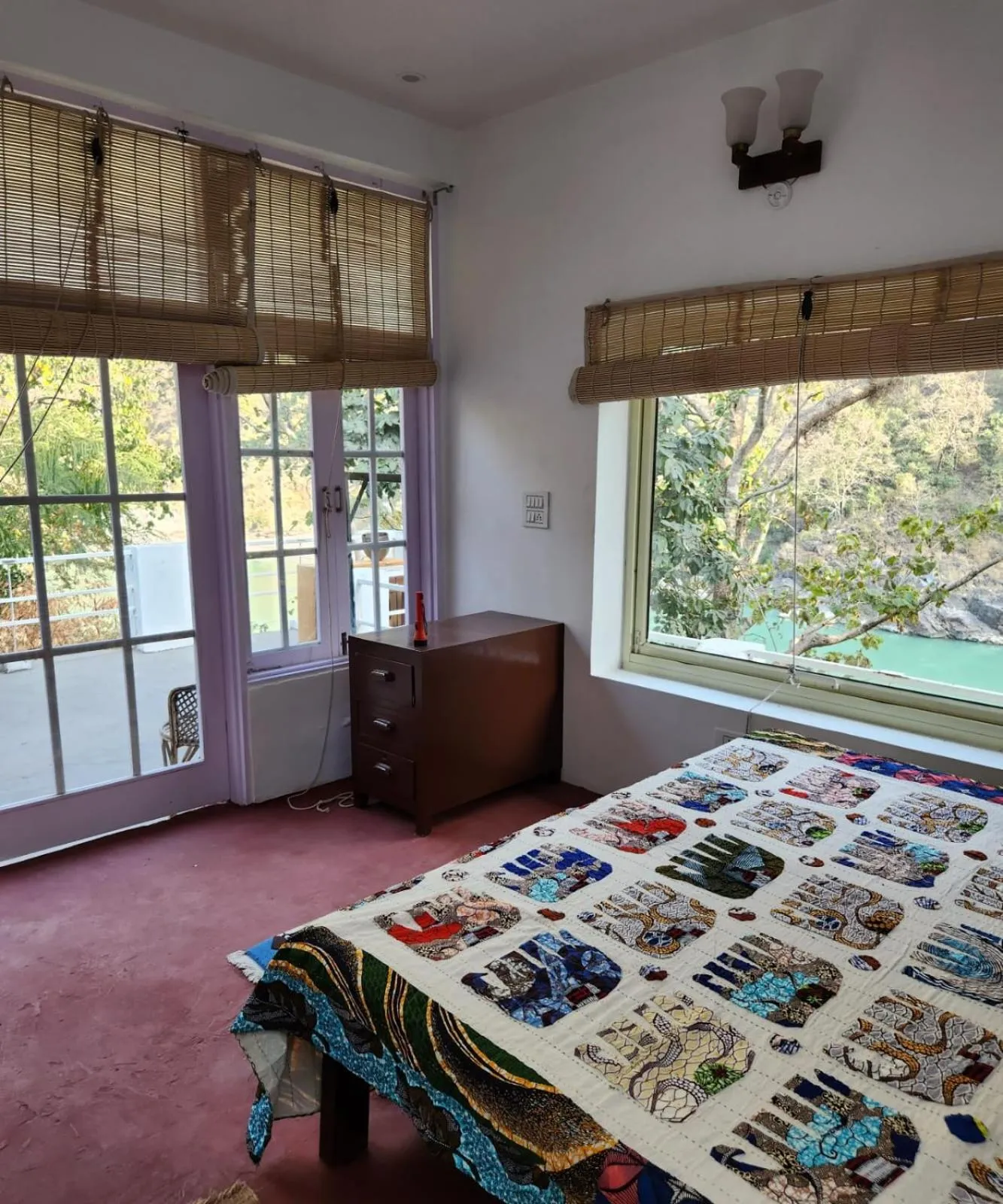 Bed in Samira's Birds & Butterflies Park-Spashram Ganga Beach Retreat