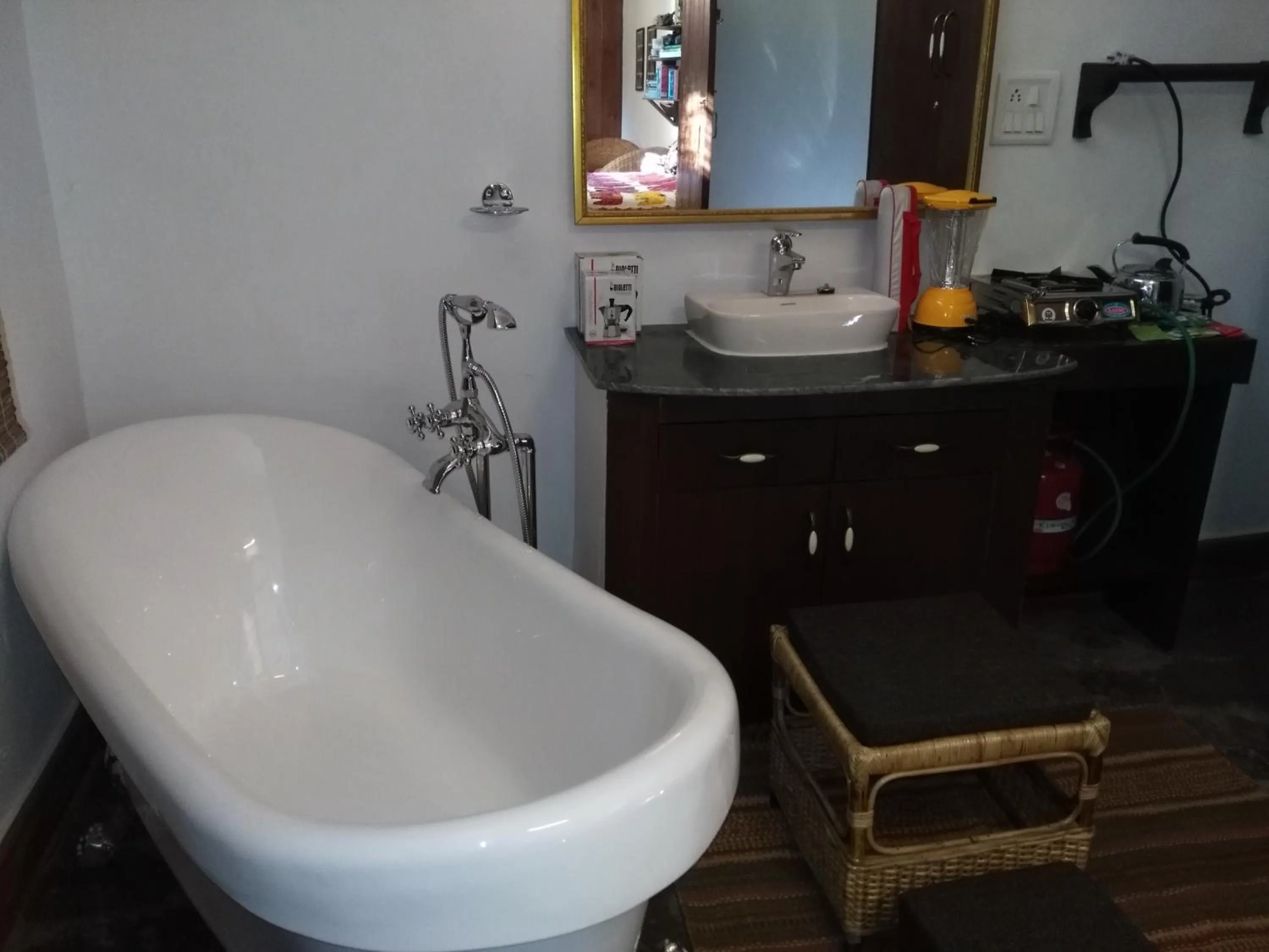 Bathroom in Samira's Birds & Butterflies Park-Spashram Ganga Beach Retreat