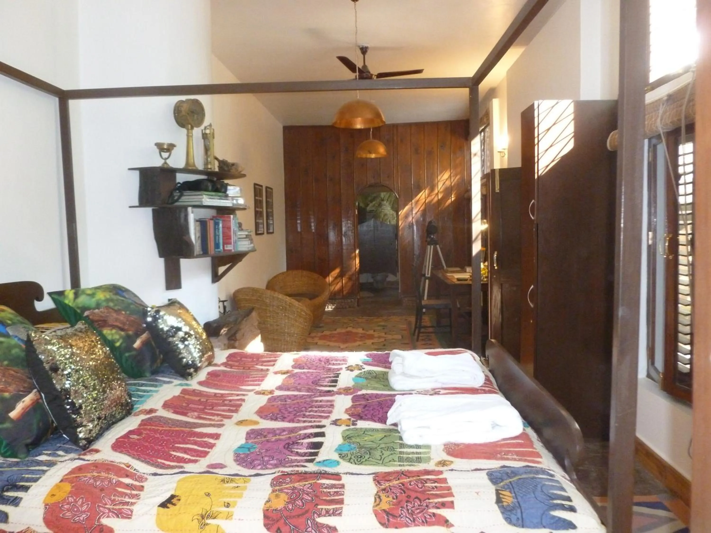 Bed in Samira's Birds & Butterflies Park-Spashram Ganga Beach Retreat