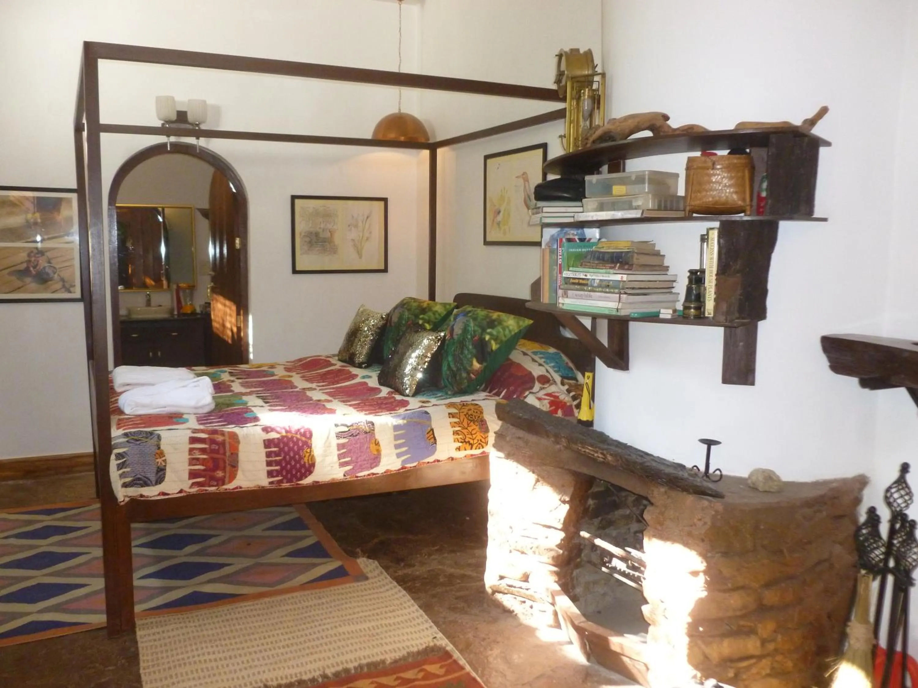 Bed in Samira's Birds & Butterflies Park-Spashram Ganga Beach Retreat