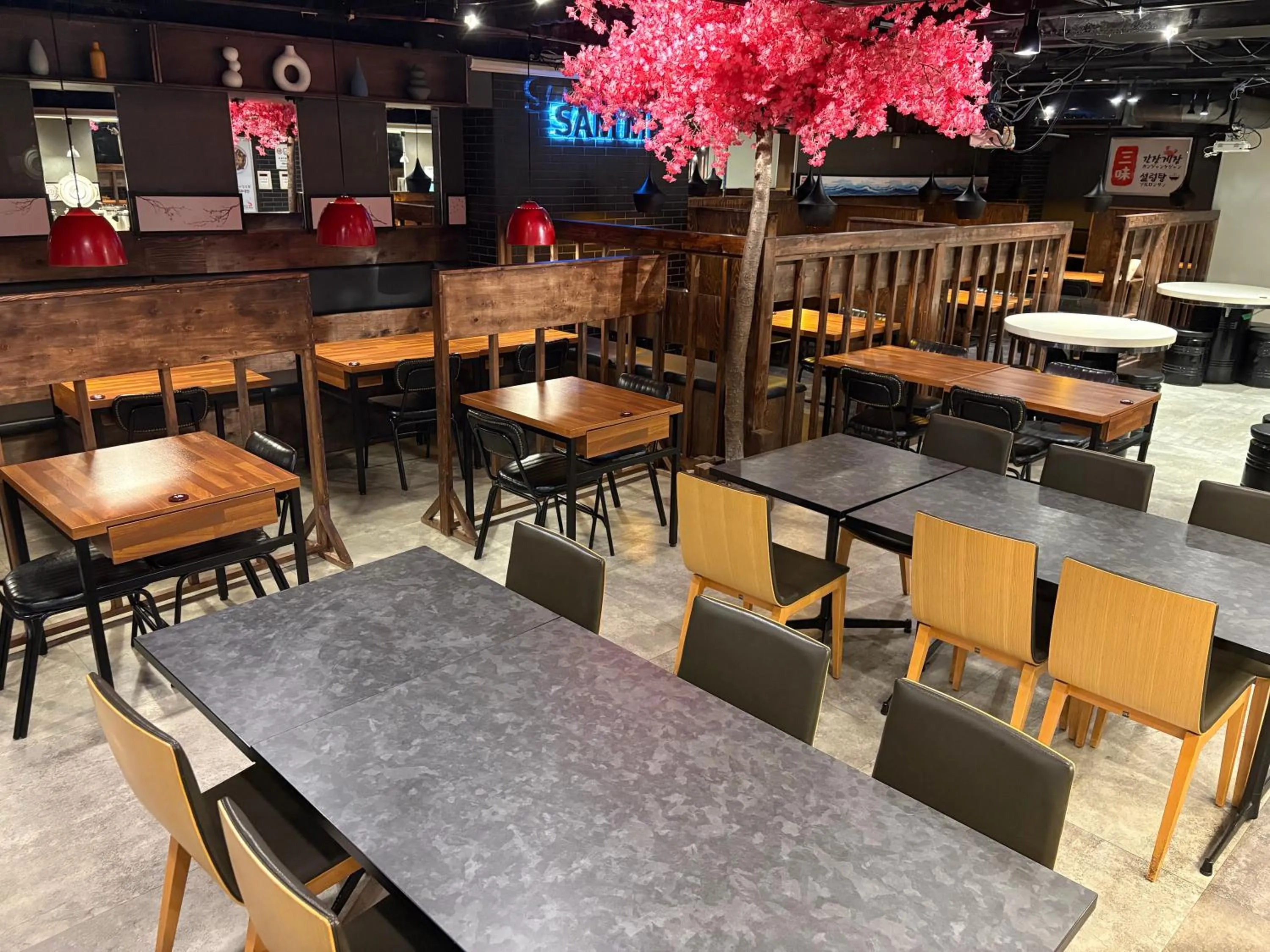 Restaurant/places to eat in Hotel Mystays Nagoya Nishiki