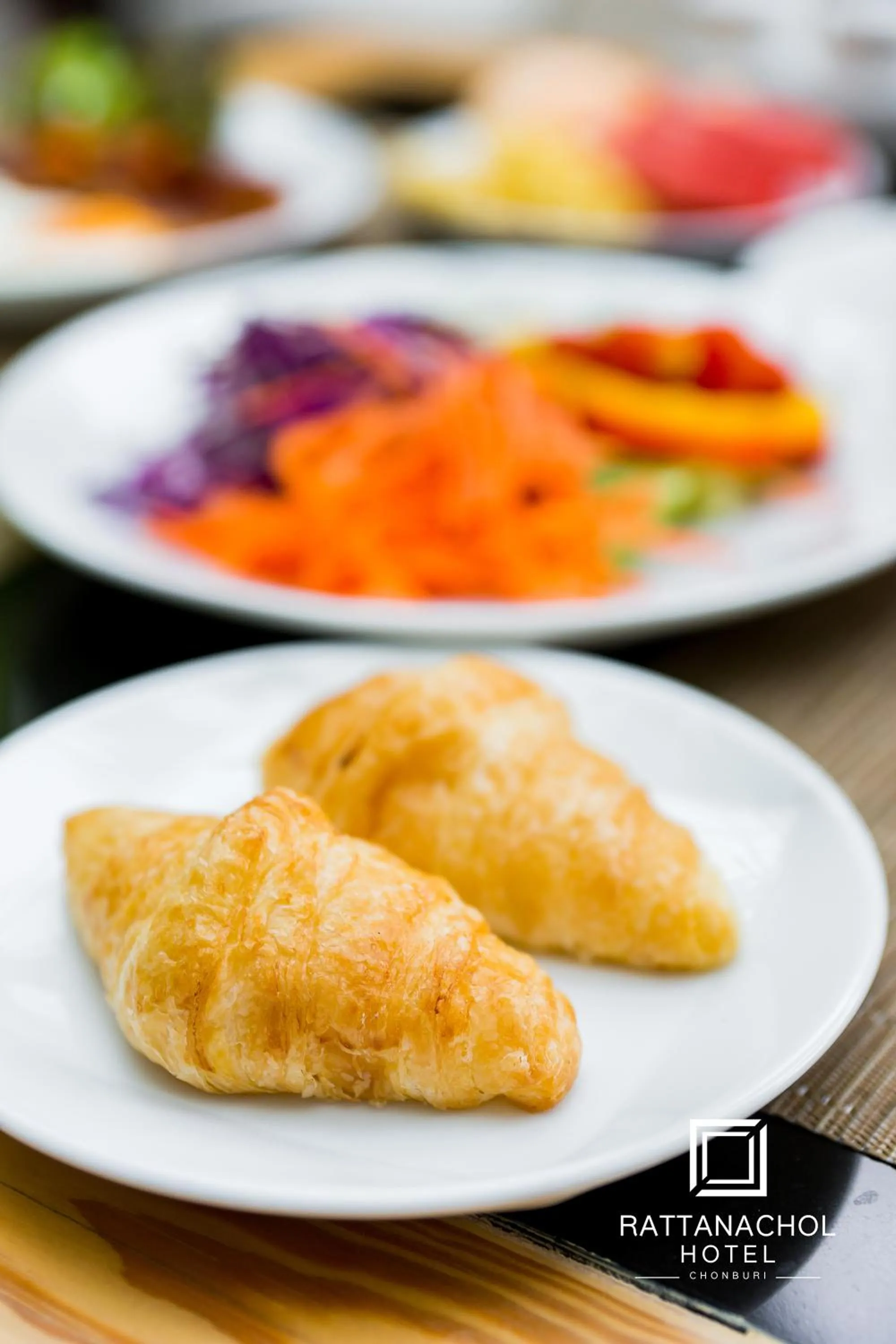 Food and drinks in Rattanachol Hotel