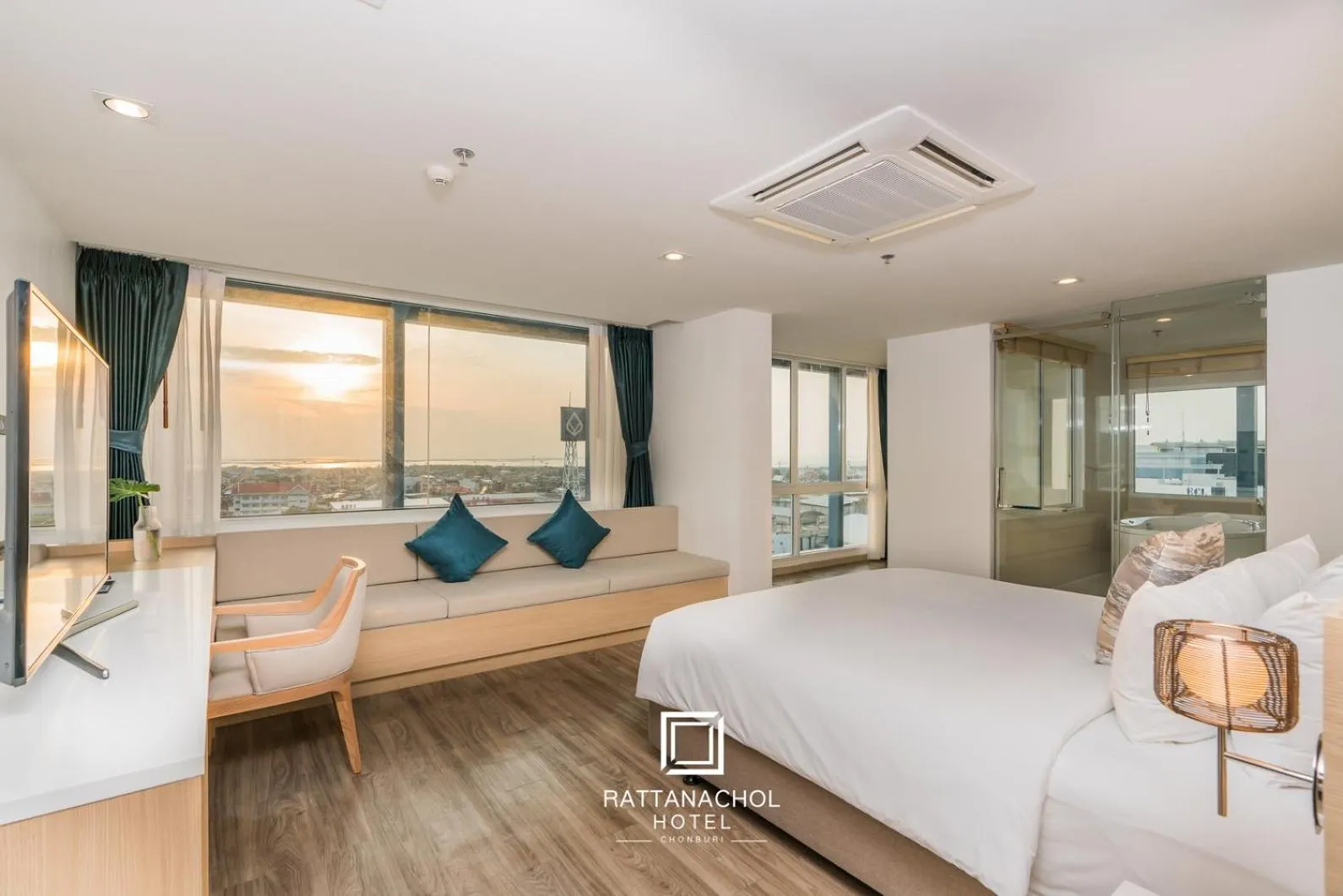 Photo of the whole room, Bed in Rattanachol Hotel