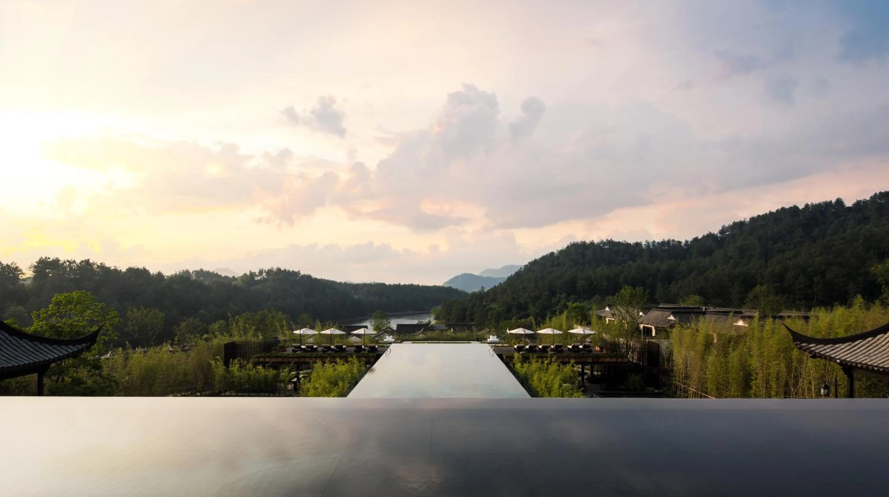 Swimming pool in Banyan Tree Anji