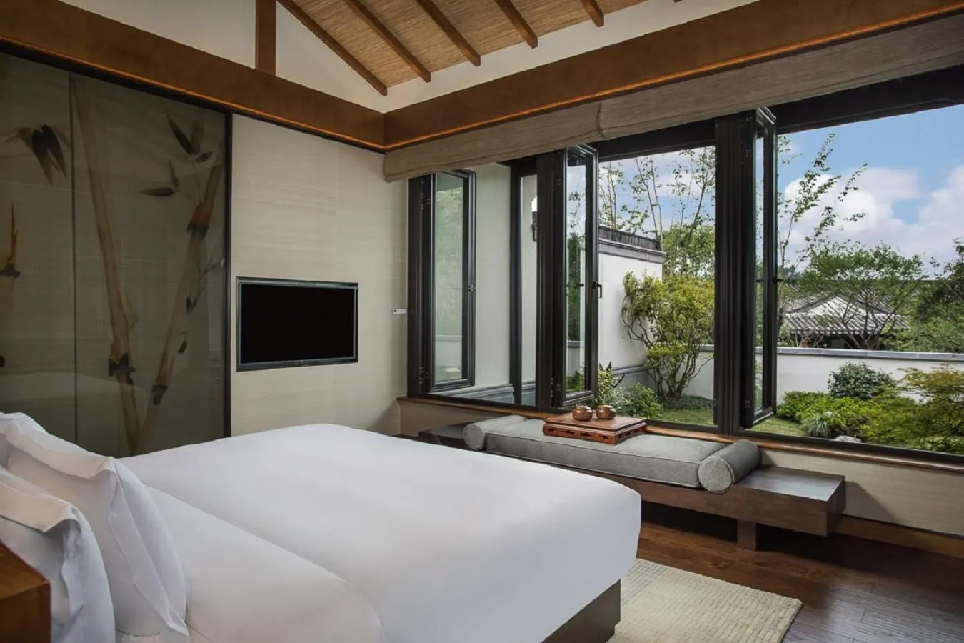 Garden view, Bed in Banyan Tree Anji