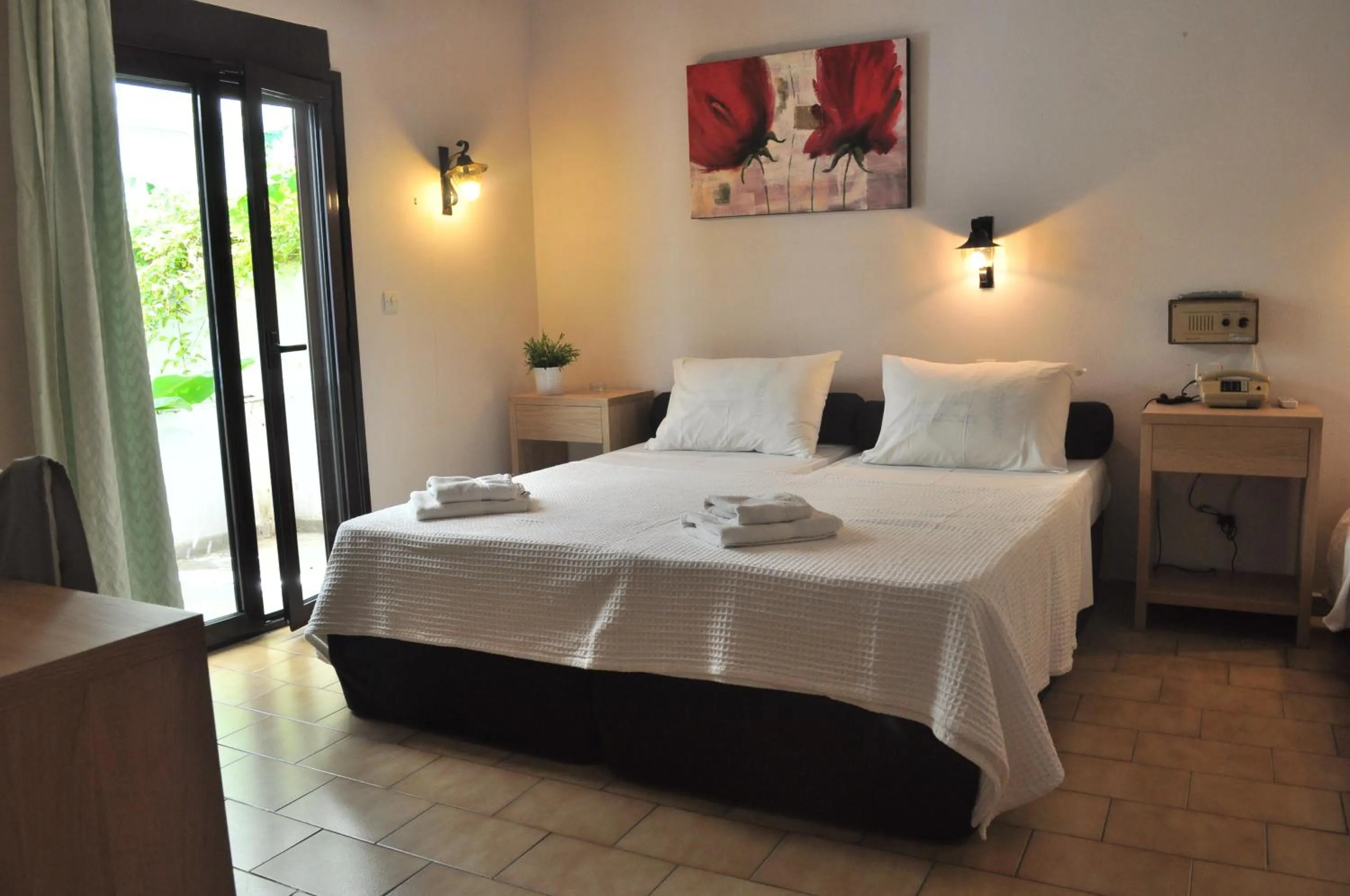 Photo of the whole room in Byzance Hotel