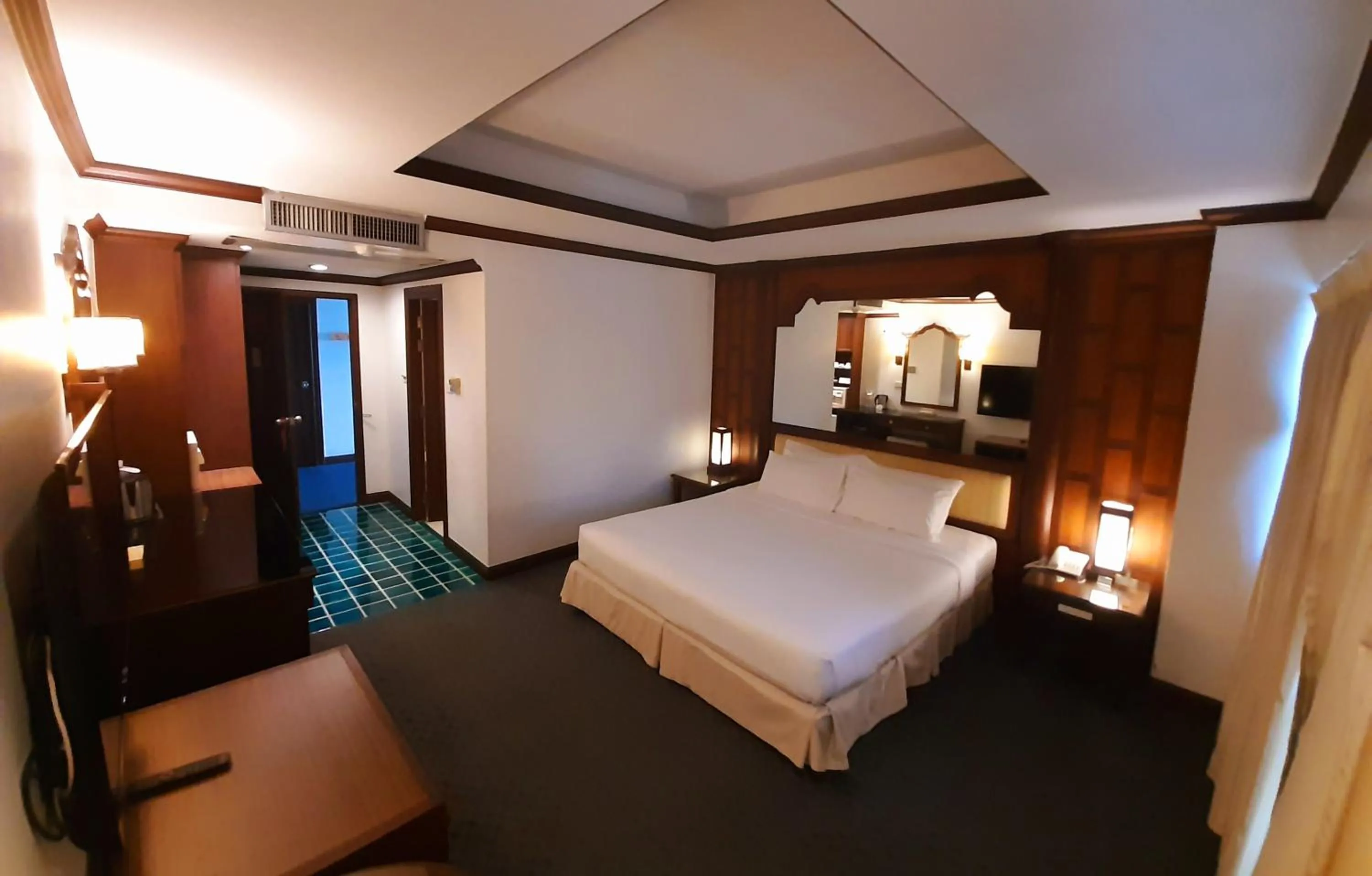 Bedroom, Bed in Grand Hotel