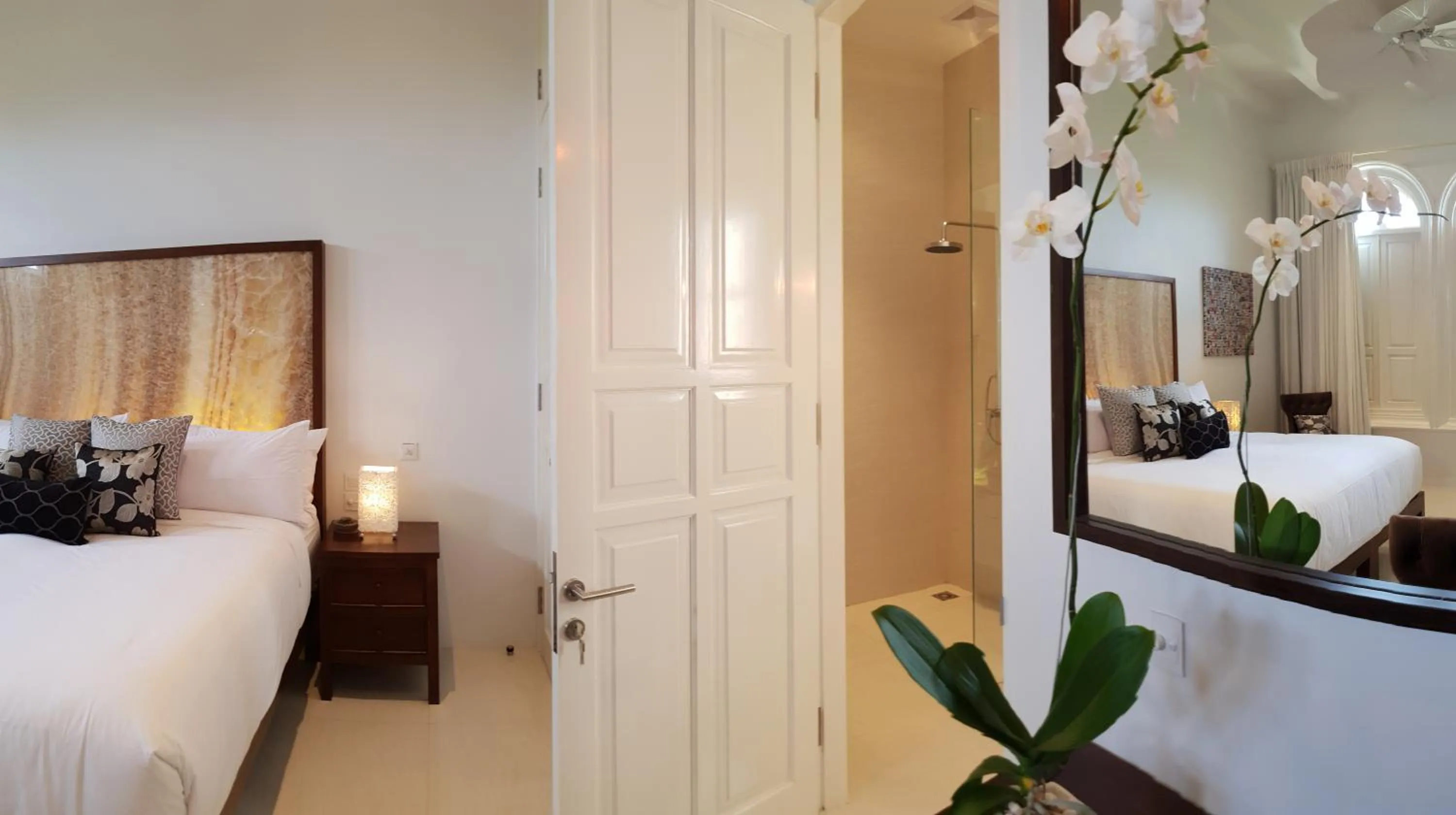 Shower, Bed in Villa Pulau Rumah