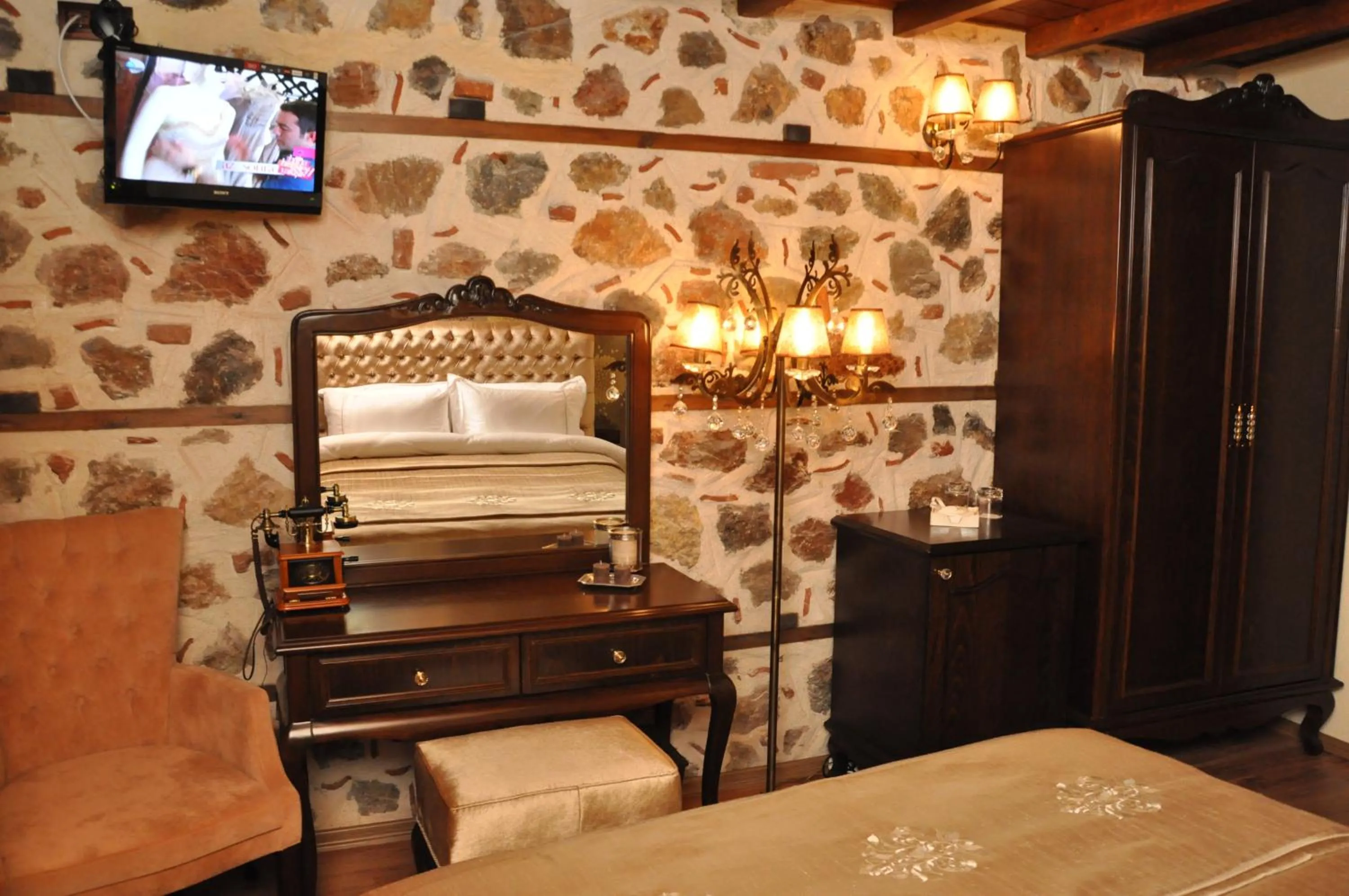 Decorative detail, Bed in Harmony Butik Otel