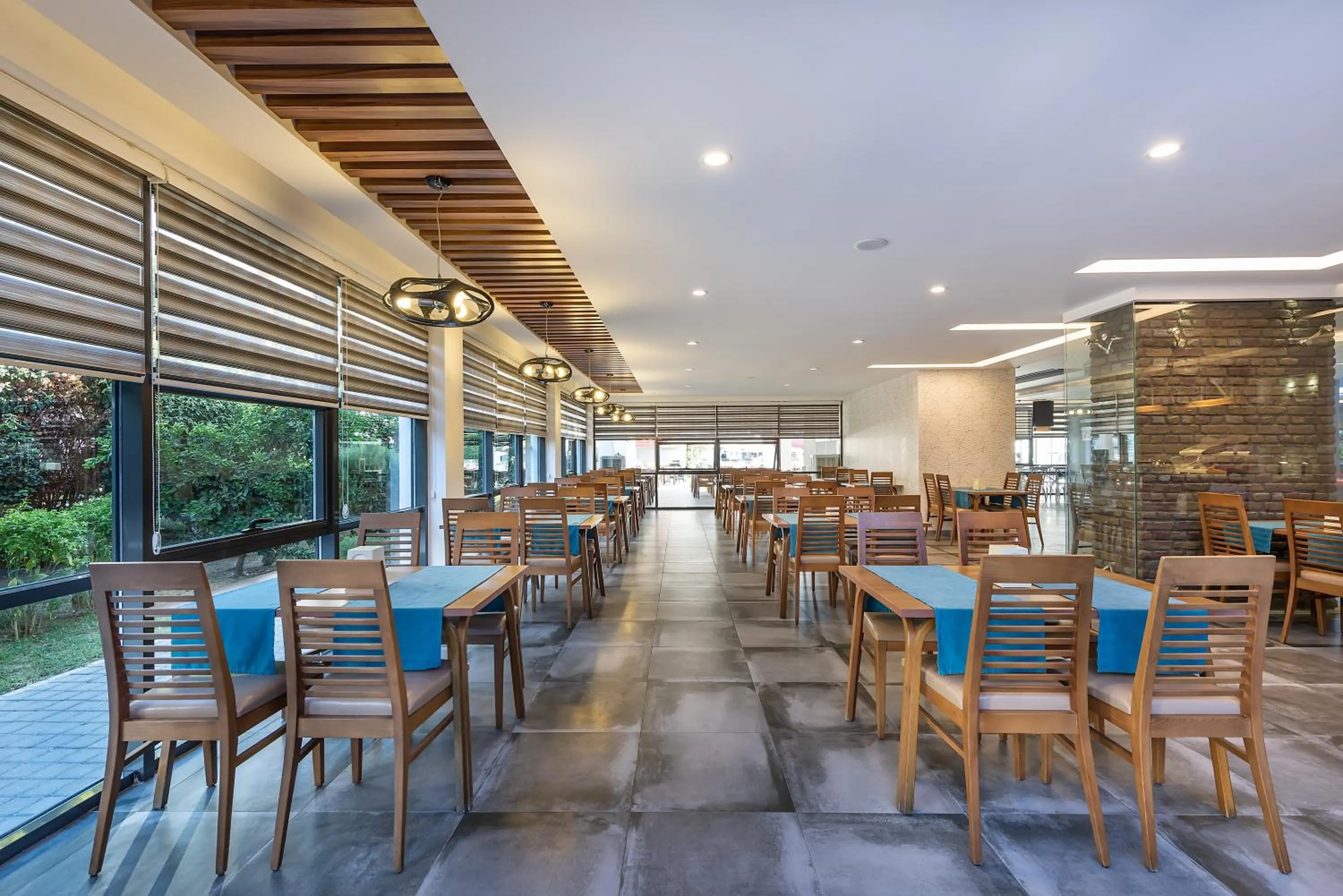 Restaurant/places to eat in White City Beach Adult Only