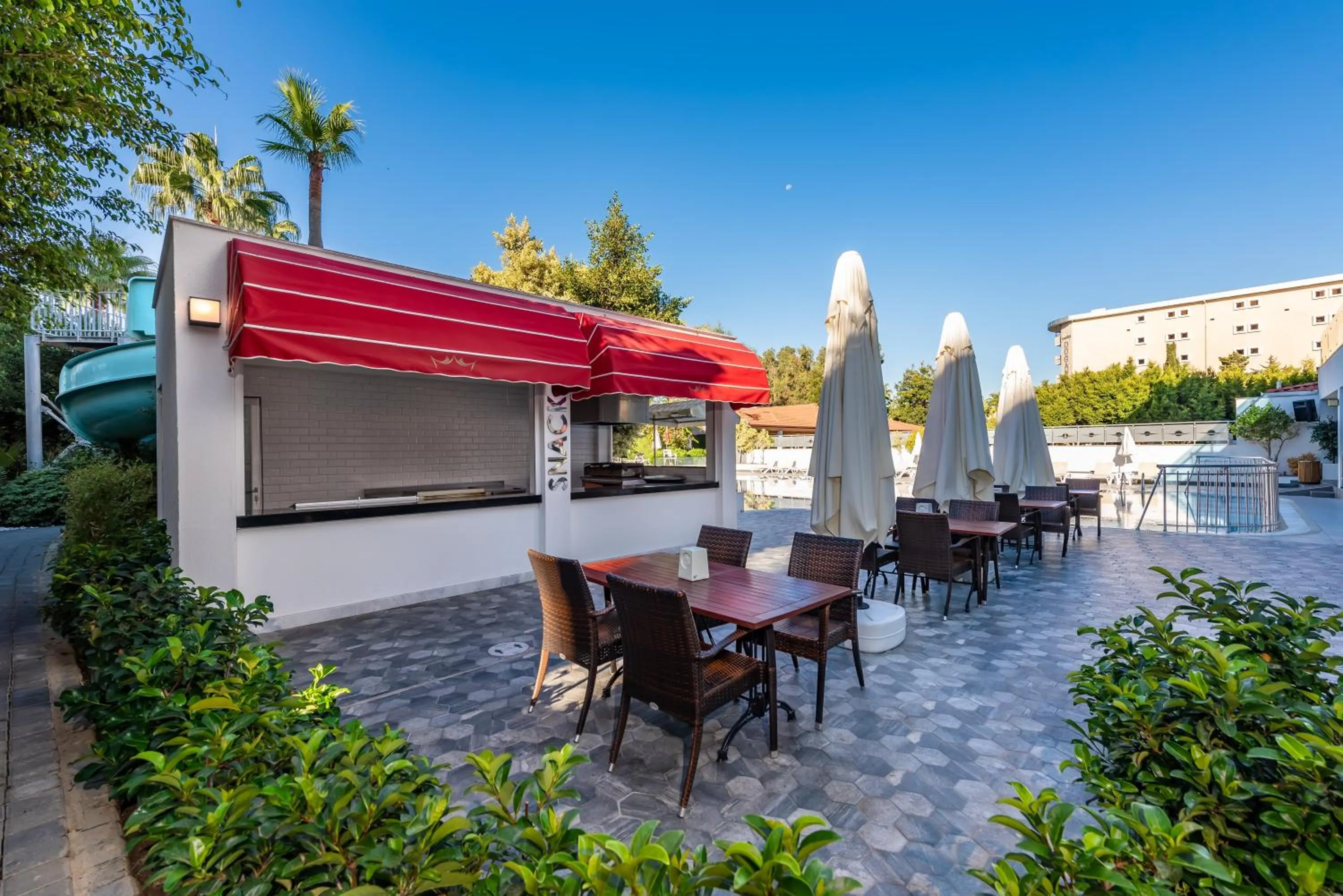 Restaurant/places to eat in White City Beach Adult Only