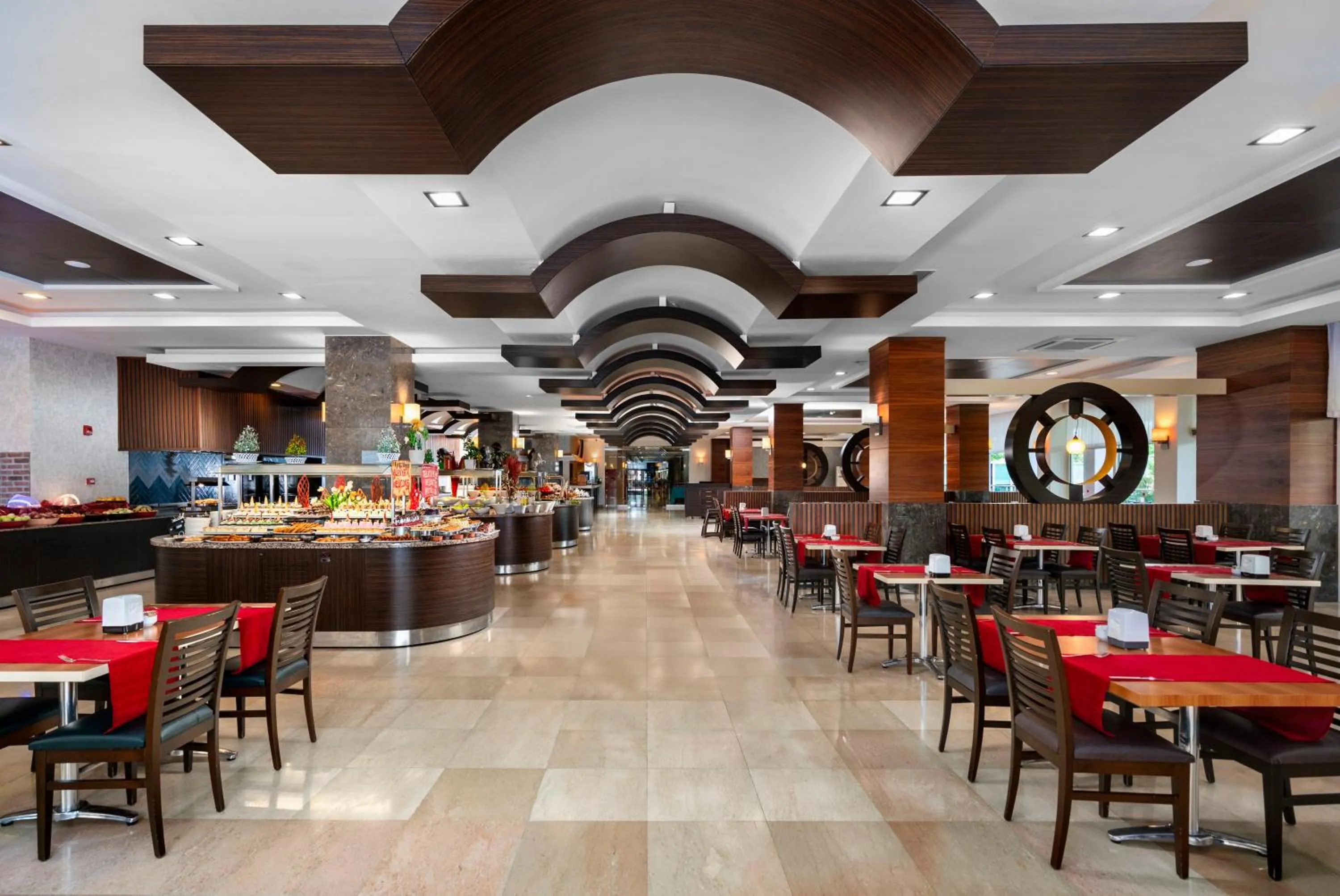 Restaurant/places to eat in Telatiye Resort Hotel