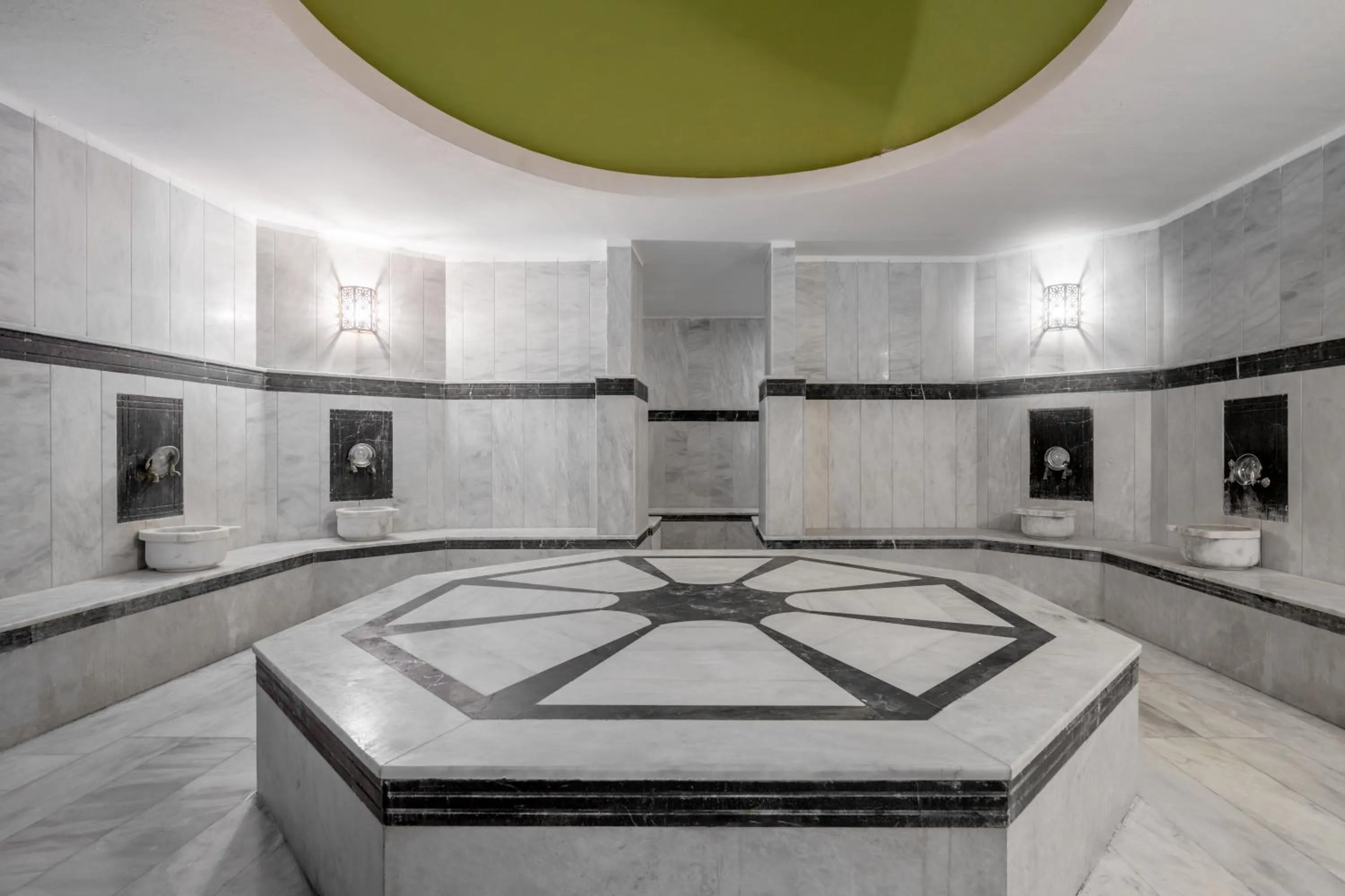 Public Bath in Telatiye Resort Hotel