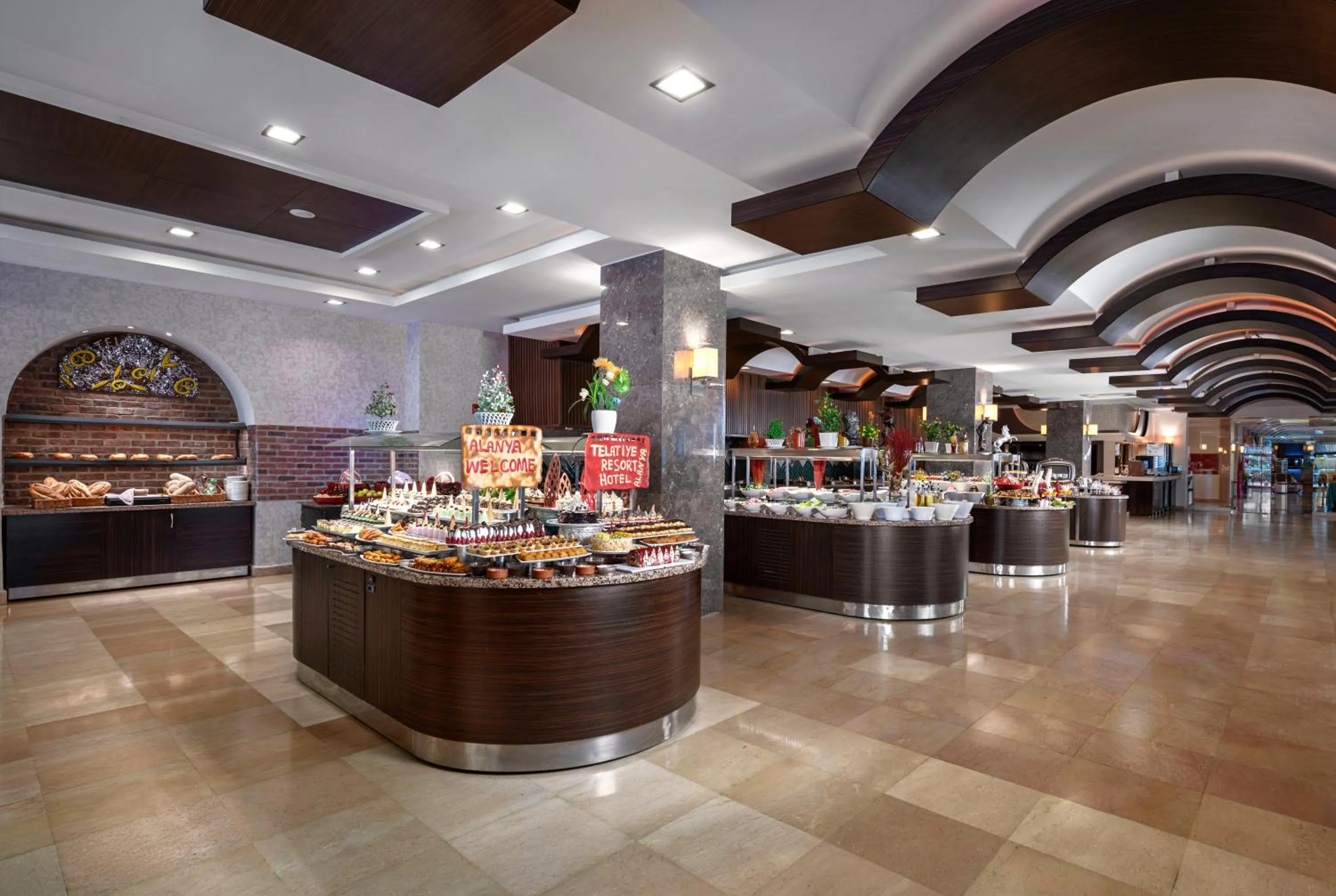 Restaurant/places to eat in Telatiye Resort Hotel