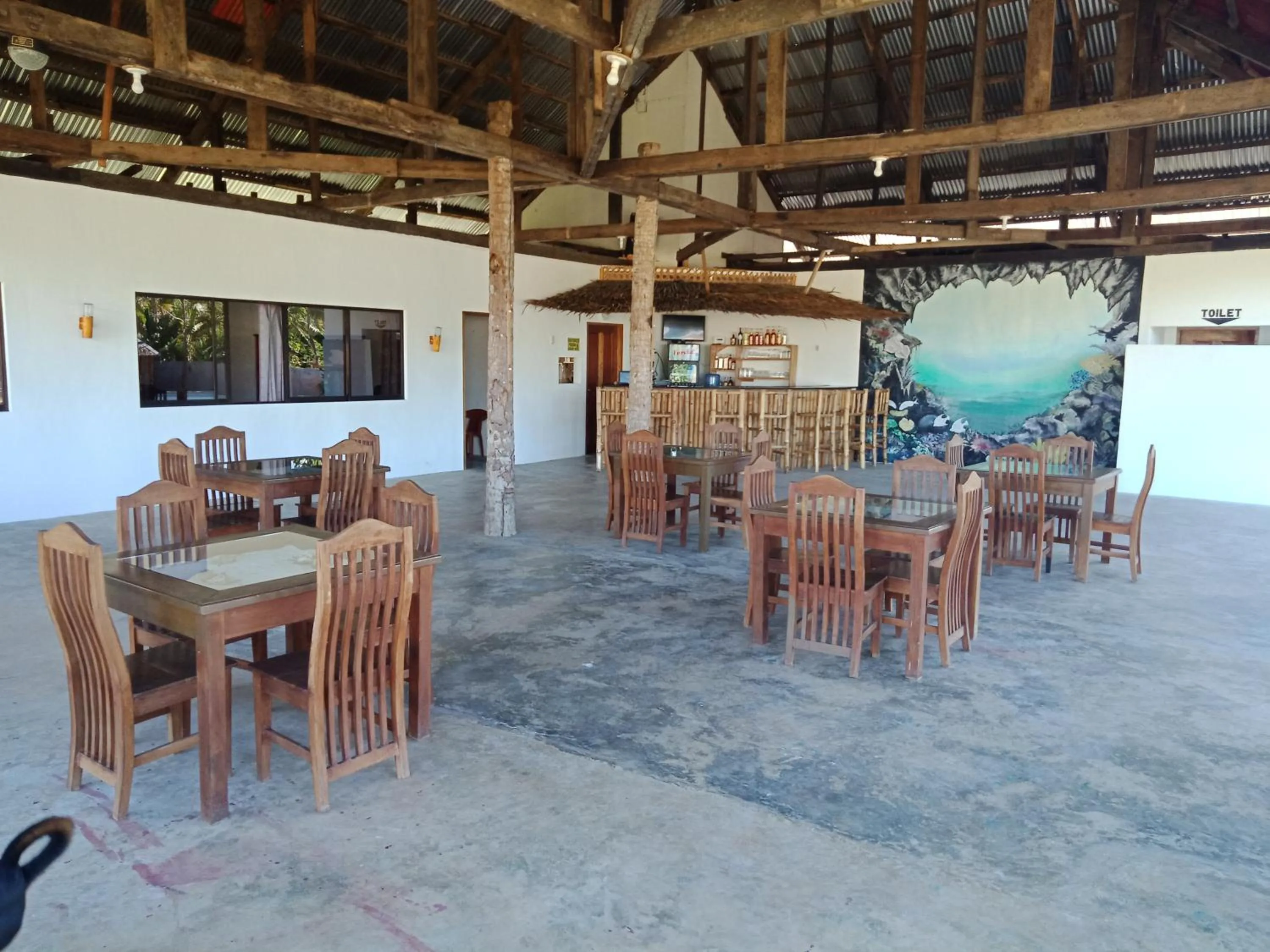 Restaurant/places to eat in Ander Divers Garden Resort