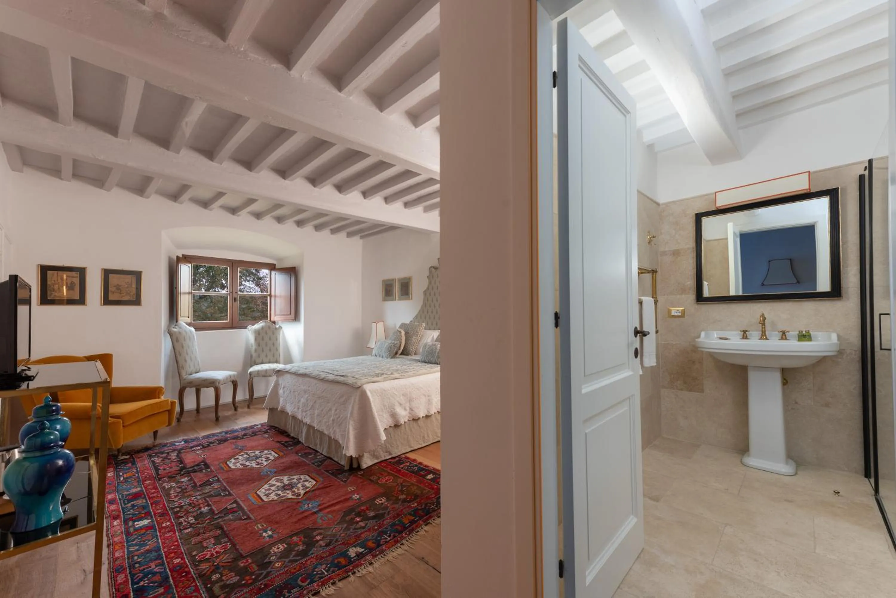 Bed in Castello Di Meleto