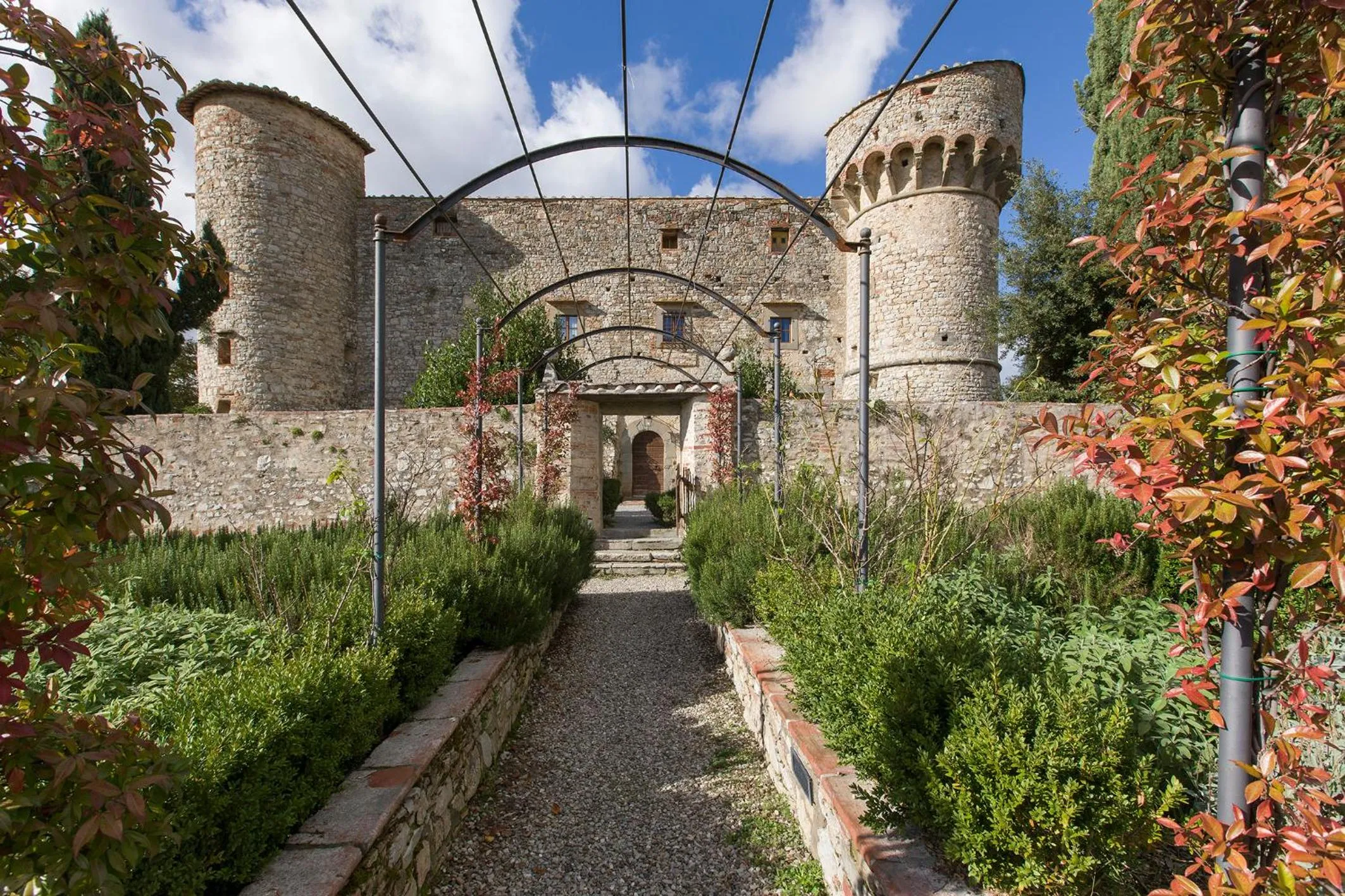 Property building in Castello Di Meleto