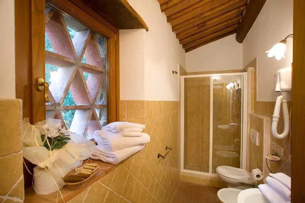 Bathroom in Castello Di Meleto