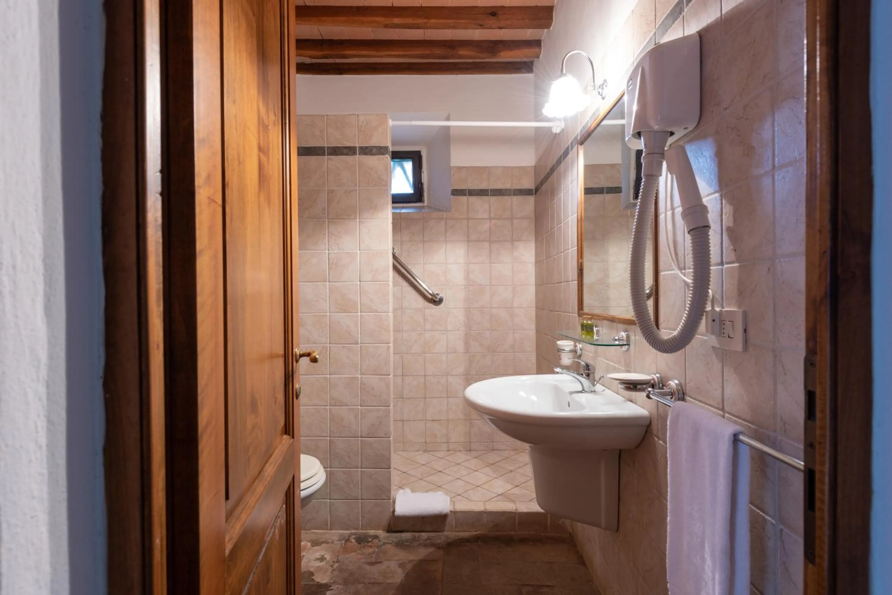 Bathroom in Castello Di Meleto