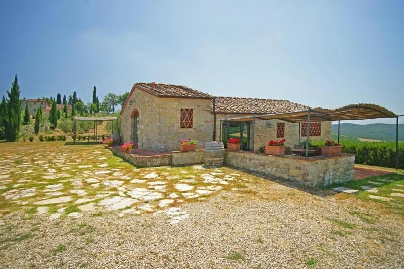 Property building in Castello Di Meleto