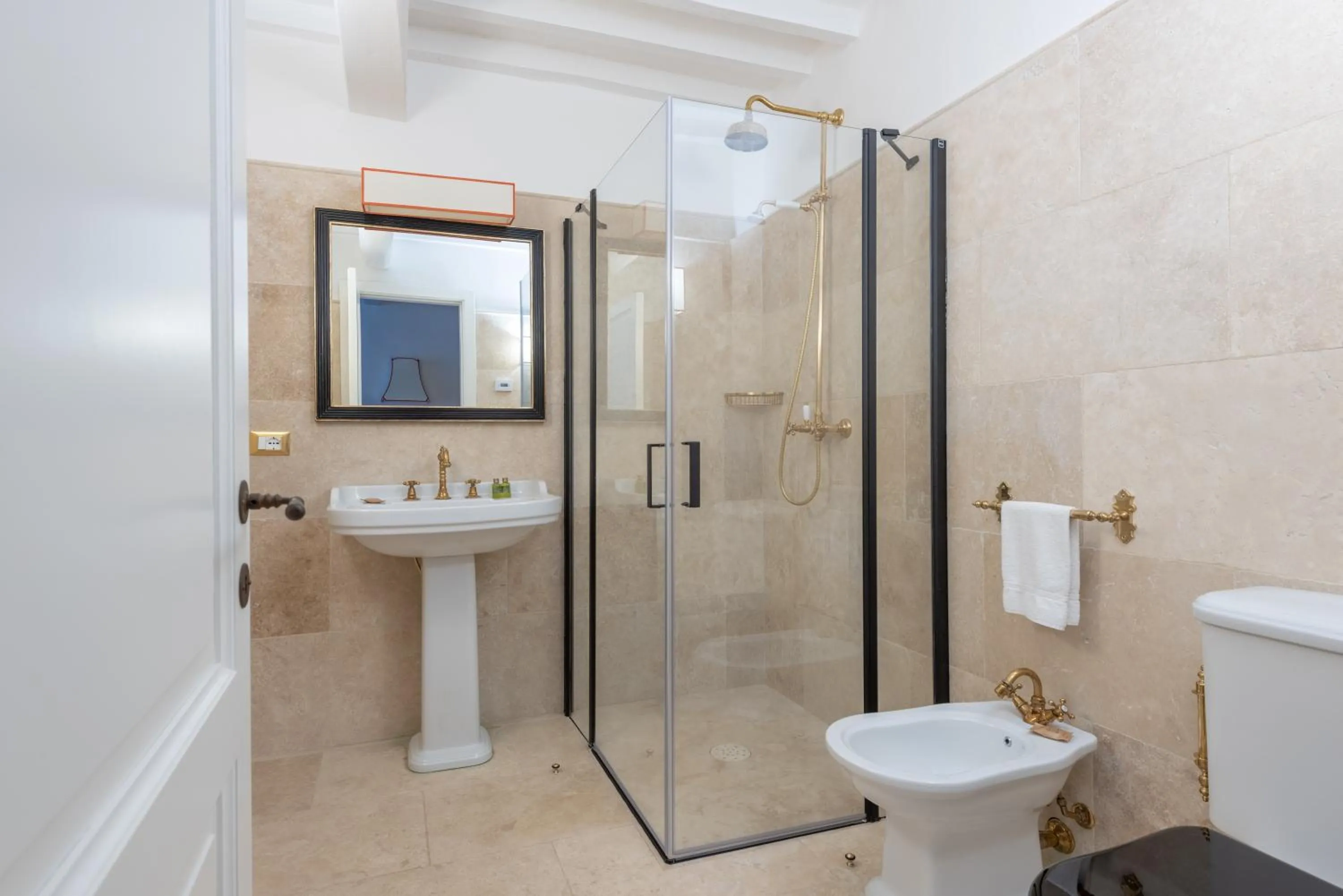 Bathroom in Castello Di Meleto