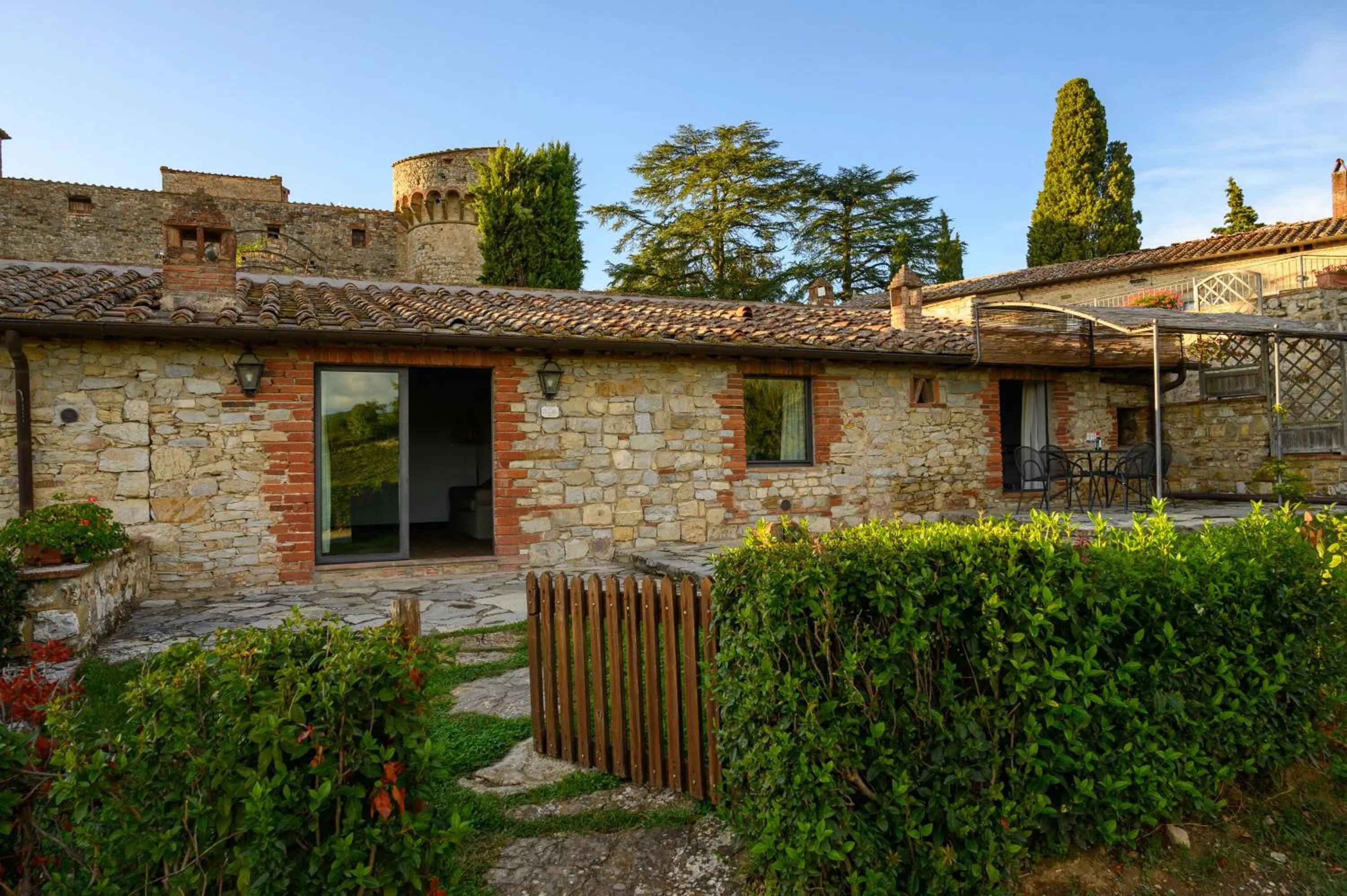 Property building in Castello Di Meleto