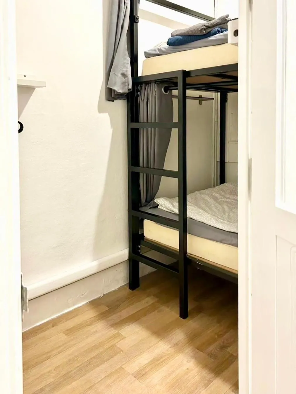 Bed in Bangkok Sanookdee Hostel