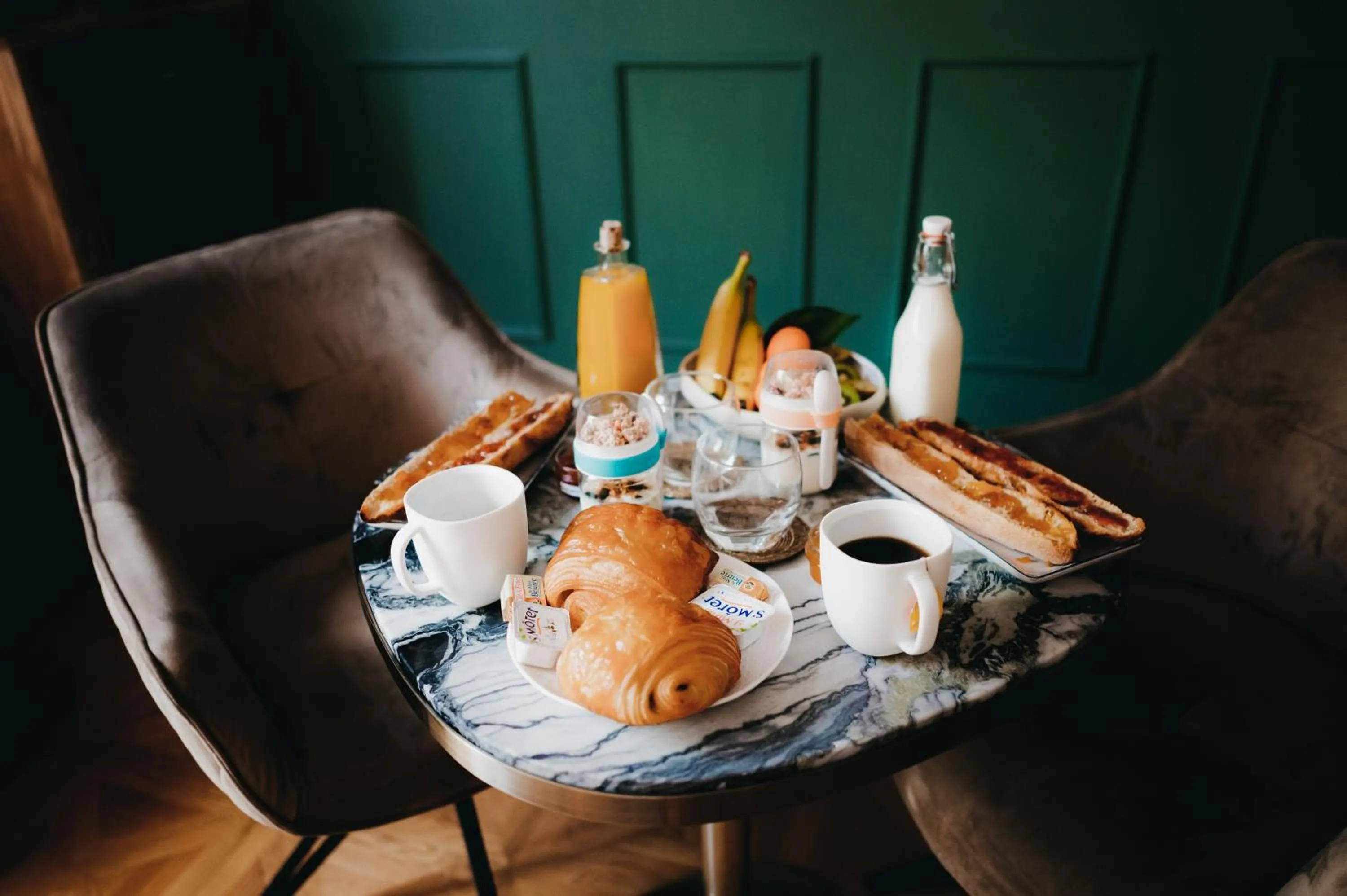 Coffee/tea facilities in La Belle Endormie B&B French Guest house