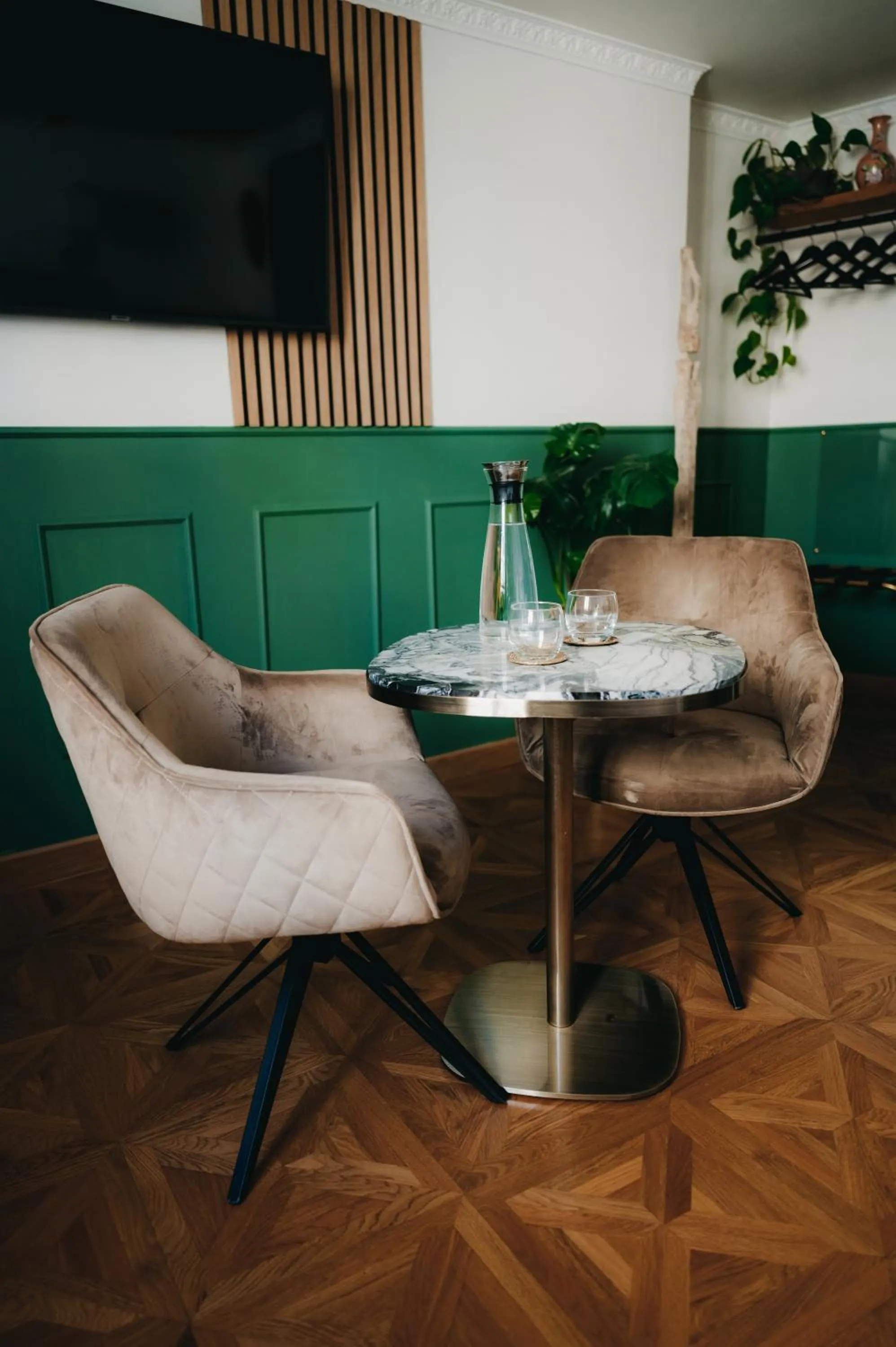 TV and multimedia in La Belle Endormie B&B French Guest house