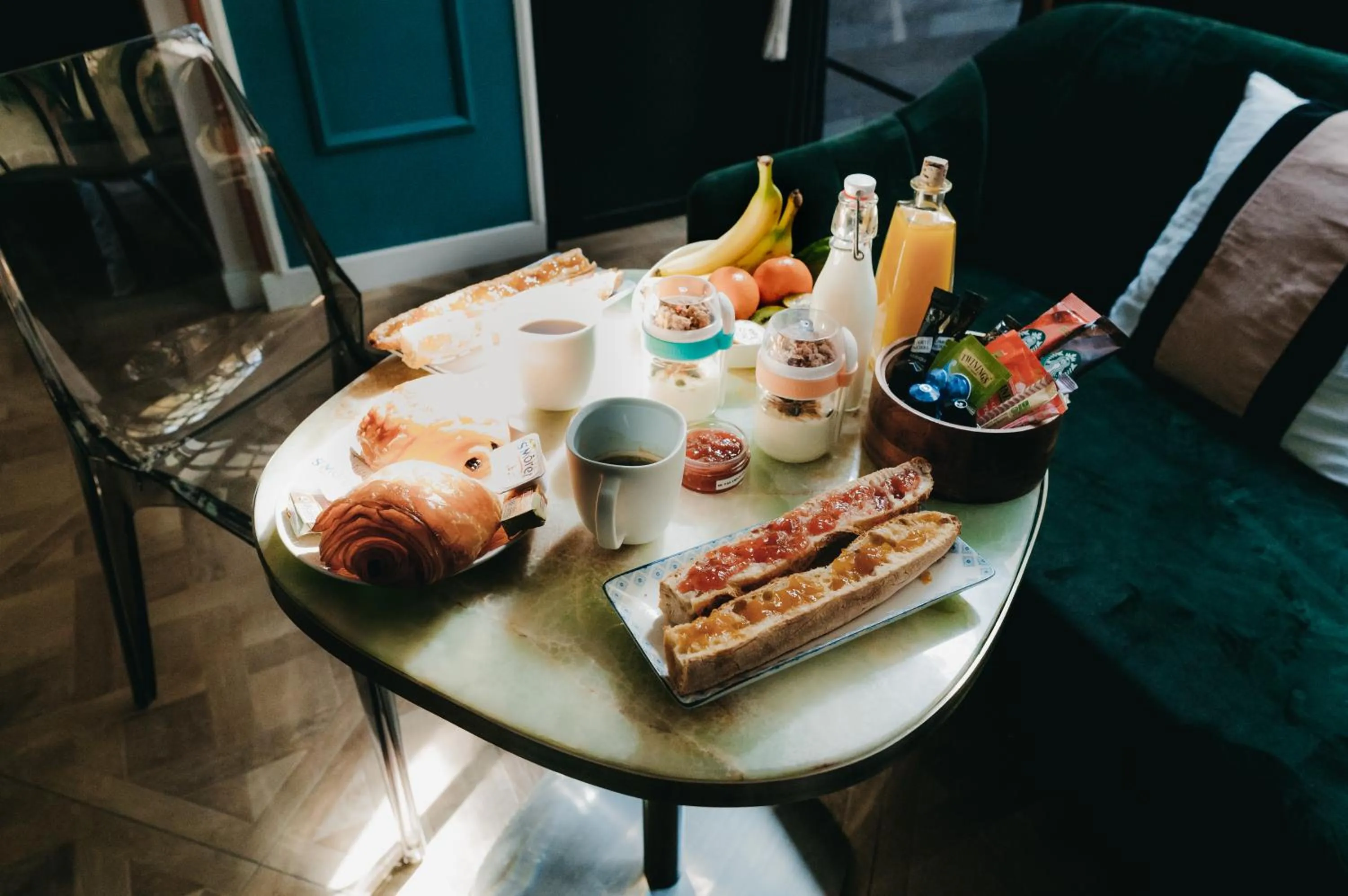 Food and drinks in La Belle Endormie B&B French Guest house